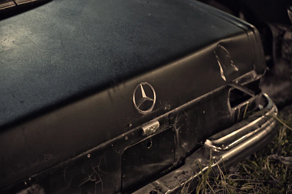 Carrosserie schade - Mercedes met schade