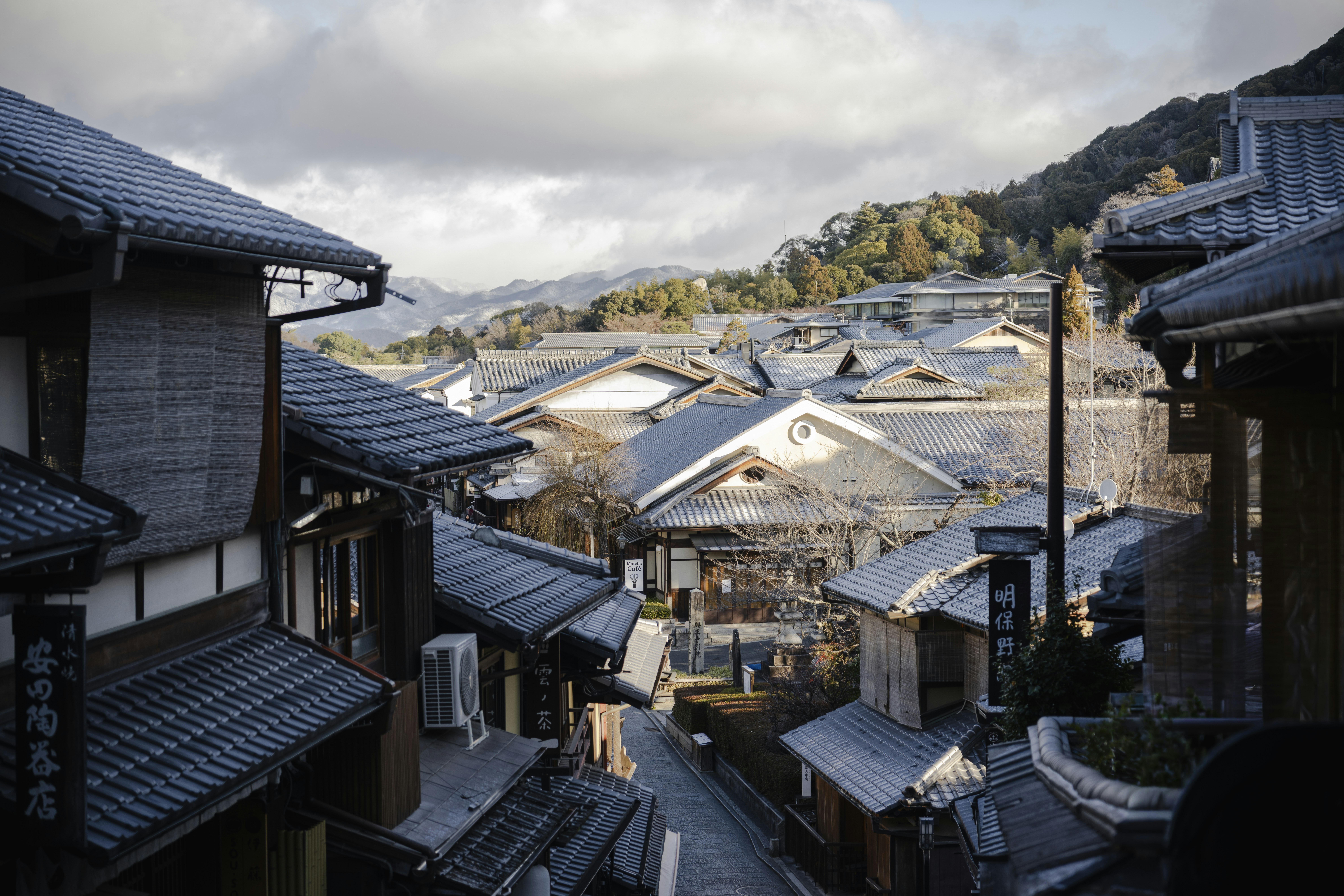 Gion district traditional architecture Kyoto evening