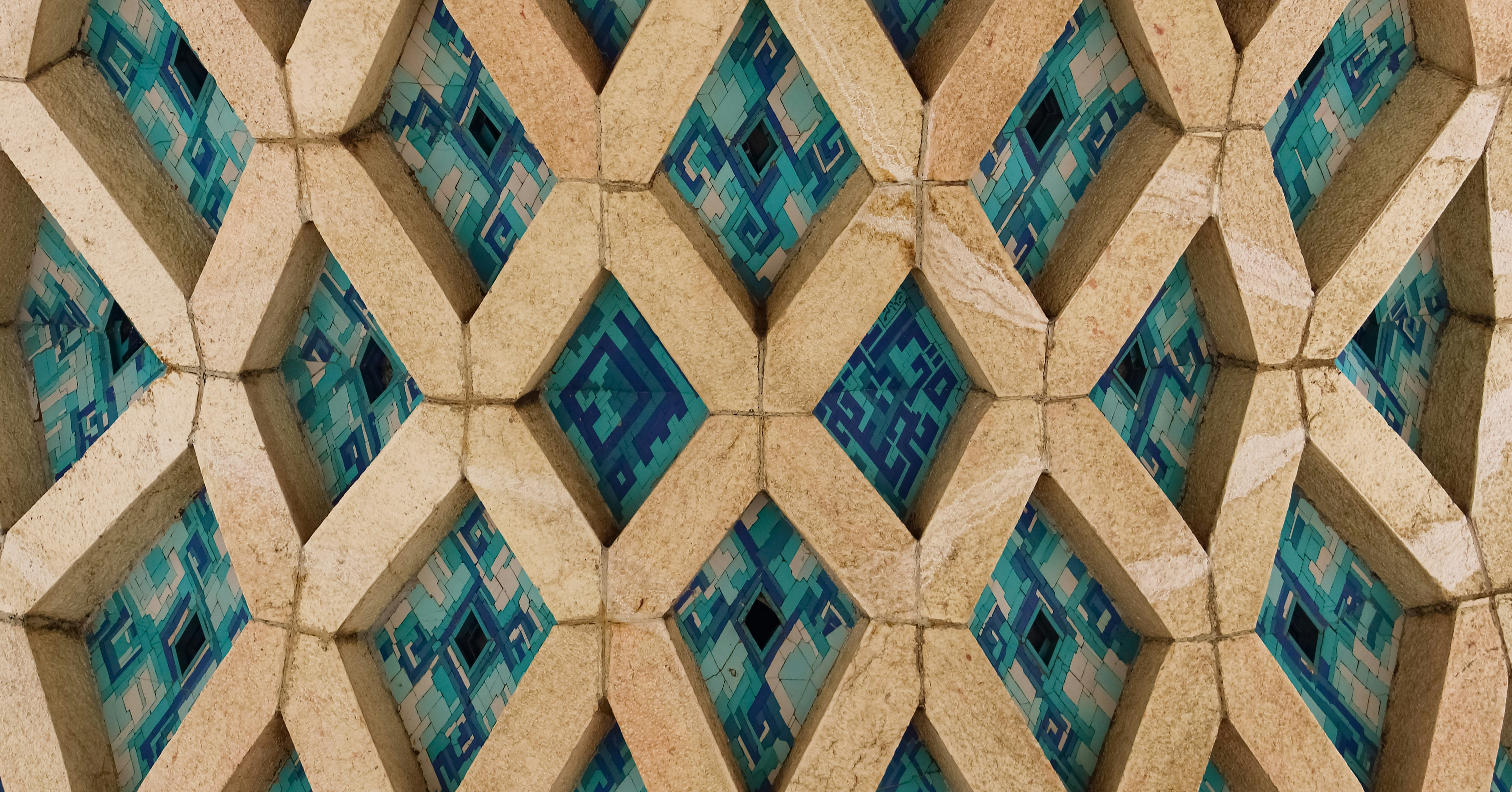 Photo by nouriehferdosian