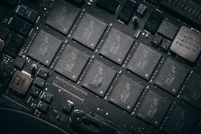 Computer circuit board with multiple integrated chips
