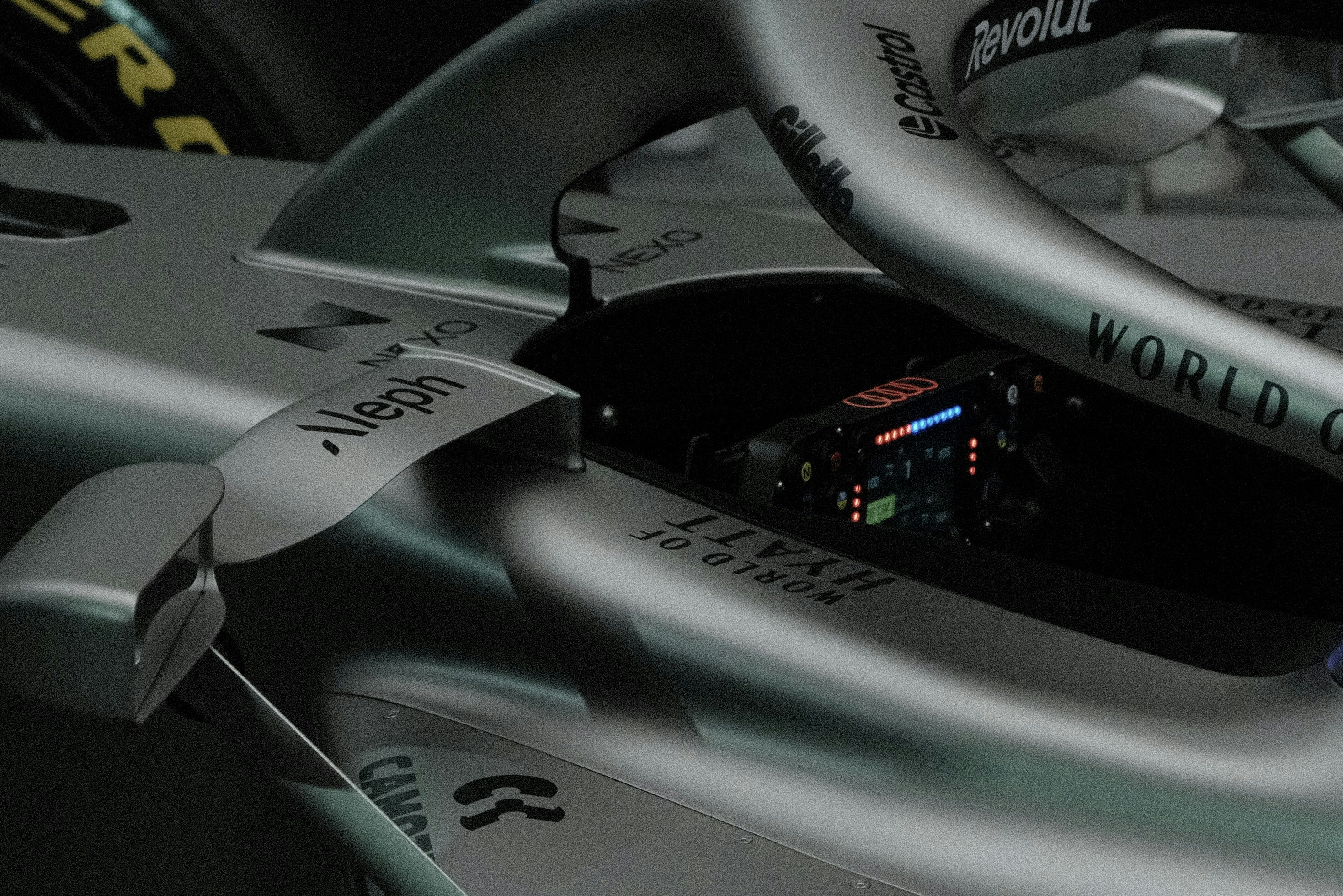 formula 1 dashboard, wallpaper, Formula 1 Steering Wheel: A Deep Dive 1
