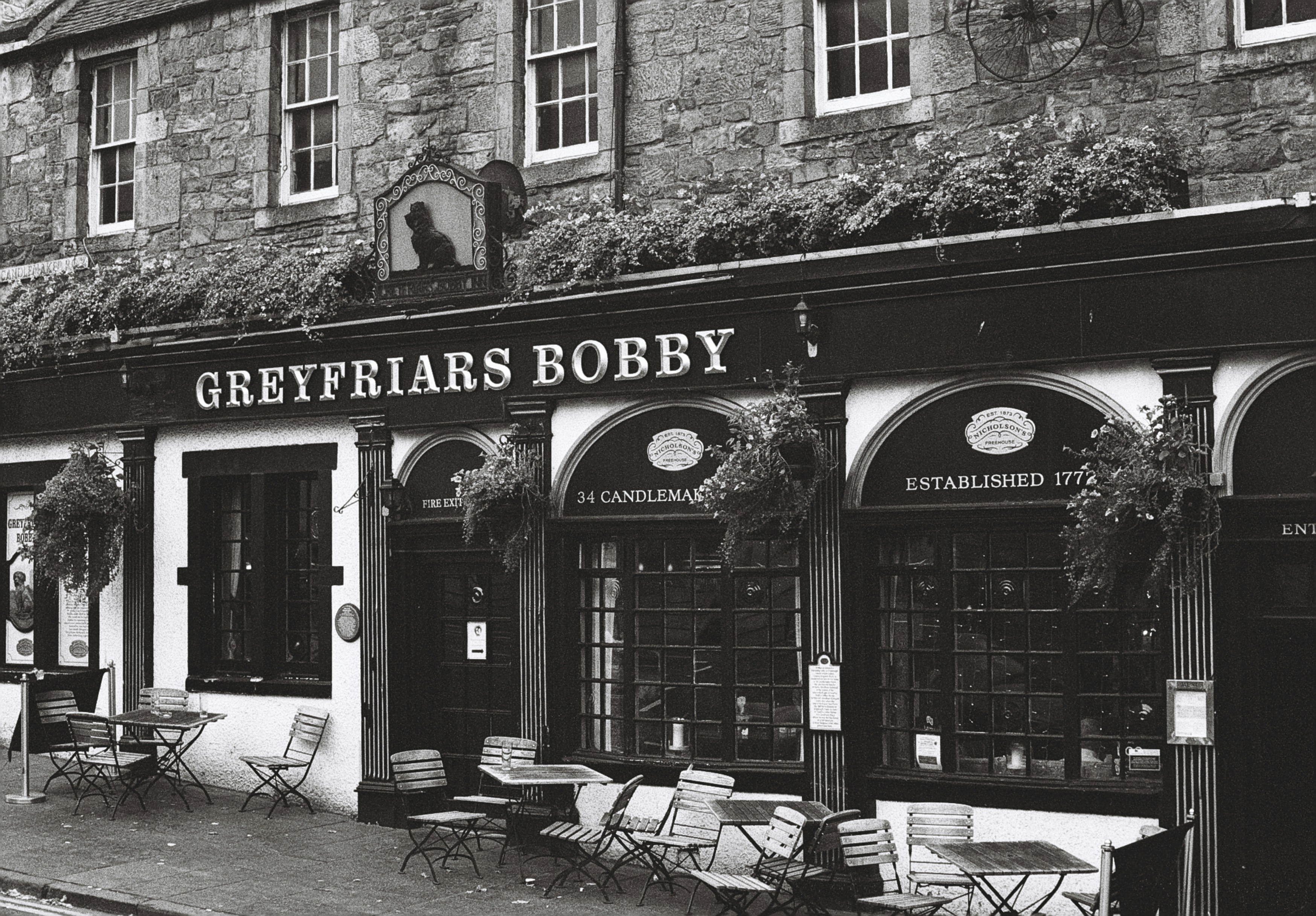 Greyfriars bobby pub exterior with outdoor seating