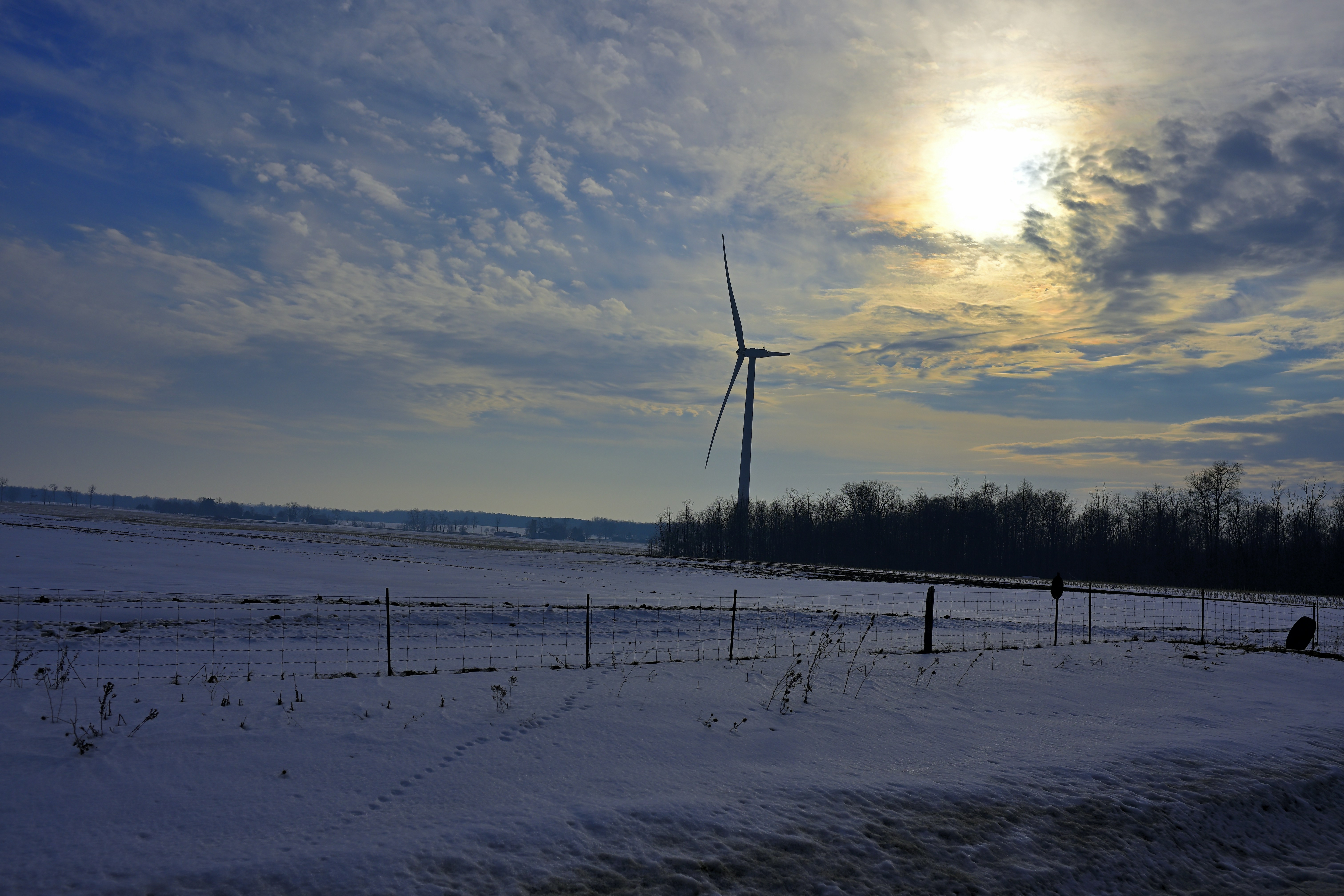 The North Wind and the Sun - Aesop Fable on Persuasion and