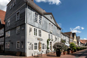 Historisches Gebäude mit Fachwerkfassade