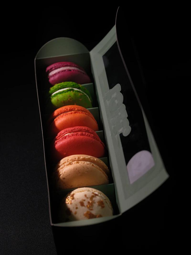 Flowers & Macarons