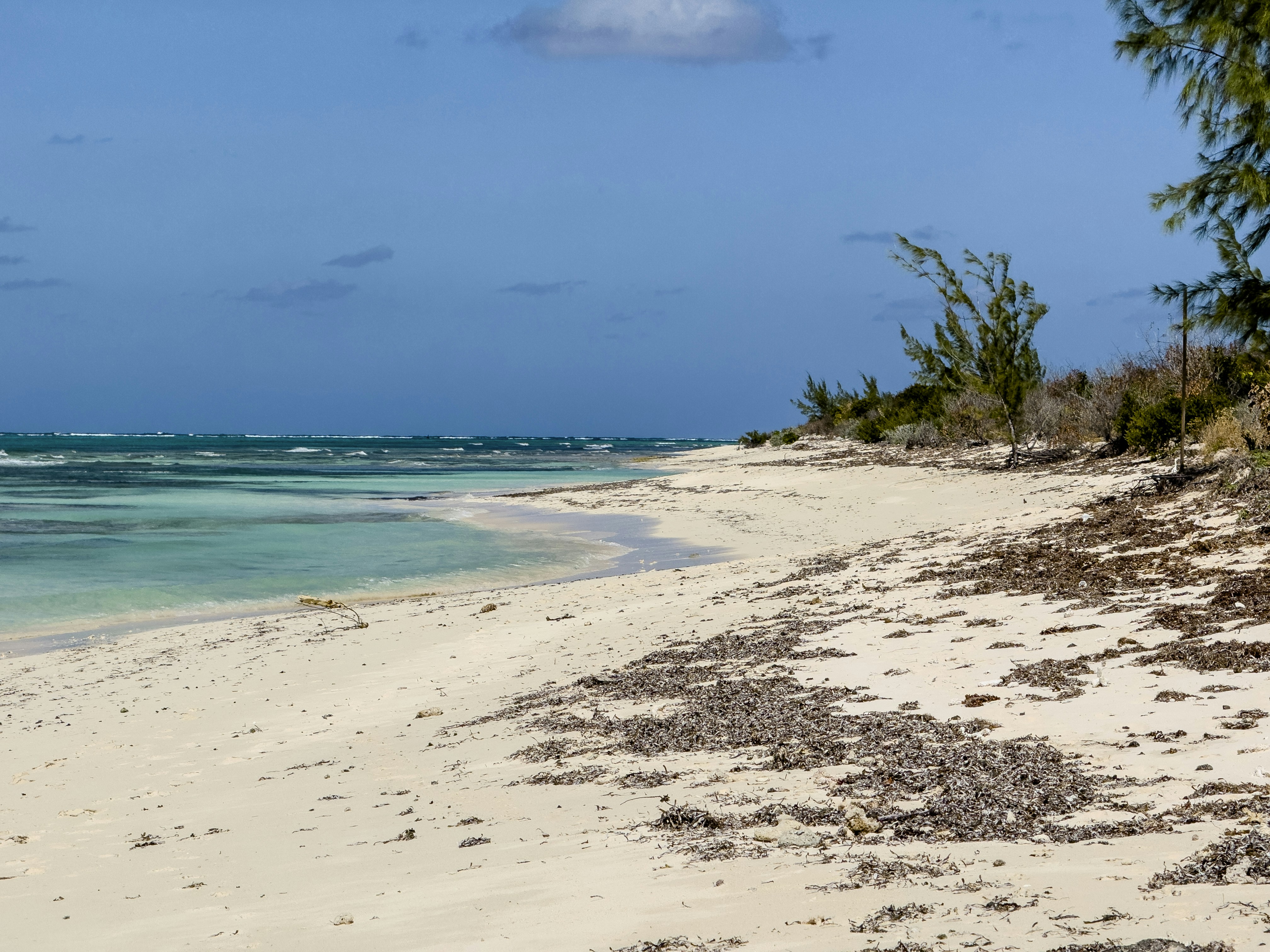 Stay online in the Turks And Caicos Islands with a prepaid eSIM from eSIMlii. Instant activation, no roaming charges, and reliable coverage.