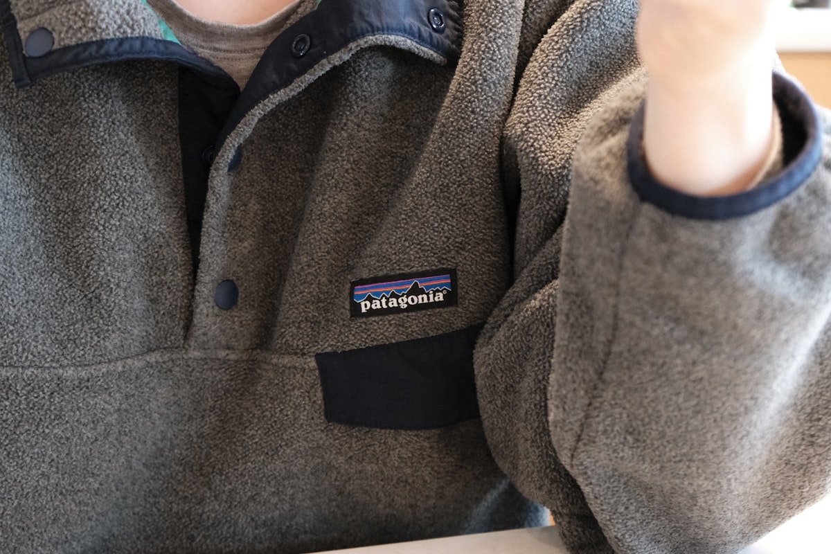 Do Synthetic Fleece Jackets Actually Shed More Microplastics Than You Think?