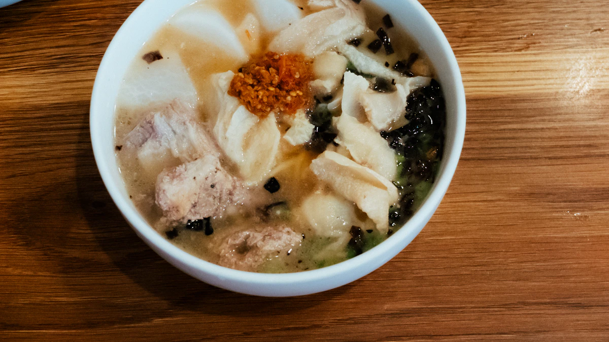 Bat canh thit heo rau song an kem com nong Han Quoc