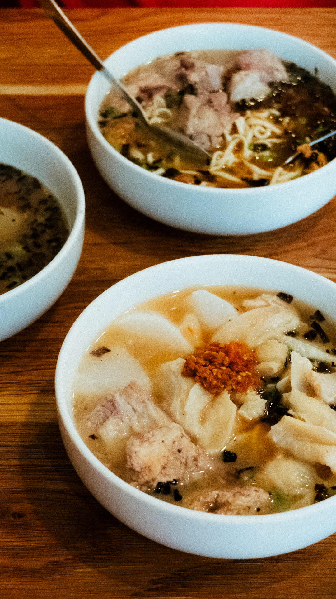 Canh xương hầm củ cải