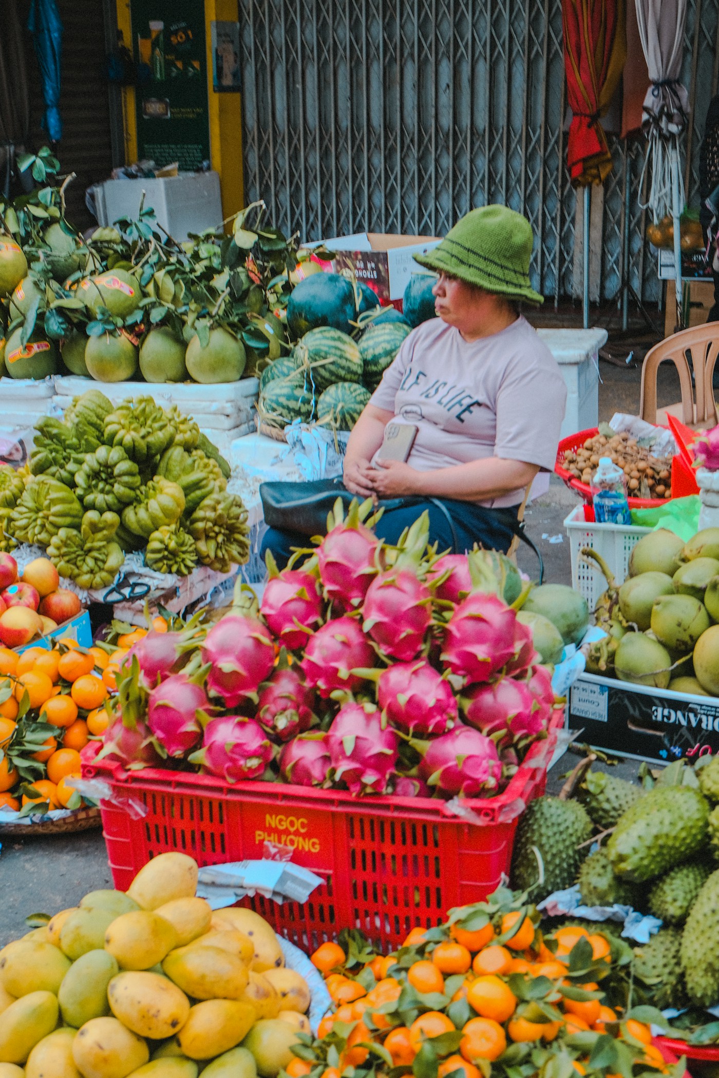 Quầy trái cây ở chợ Đà Lạt