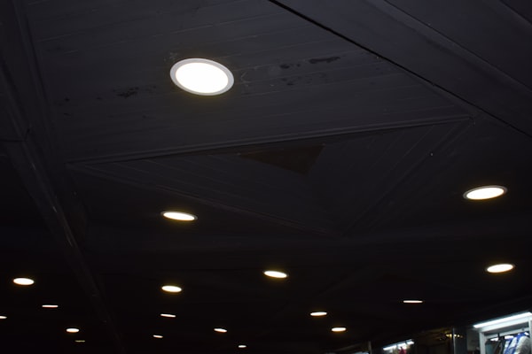 Modern recessed lighting installation