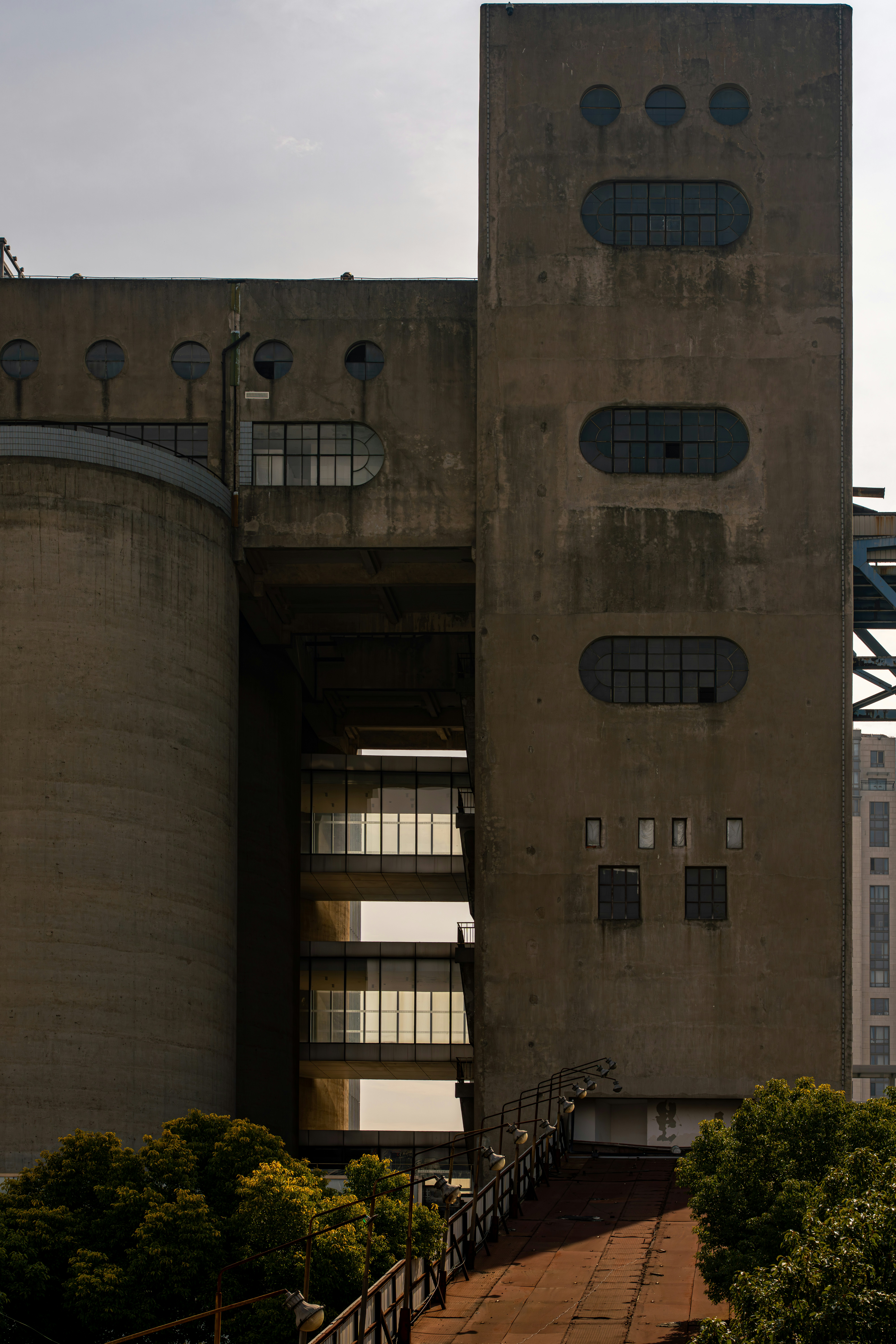 industrial concrete wallpaper, wallpaper, Concrete Home Gym Renovation: Ideas & Inspiration 2