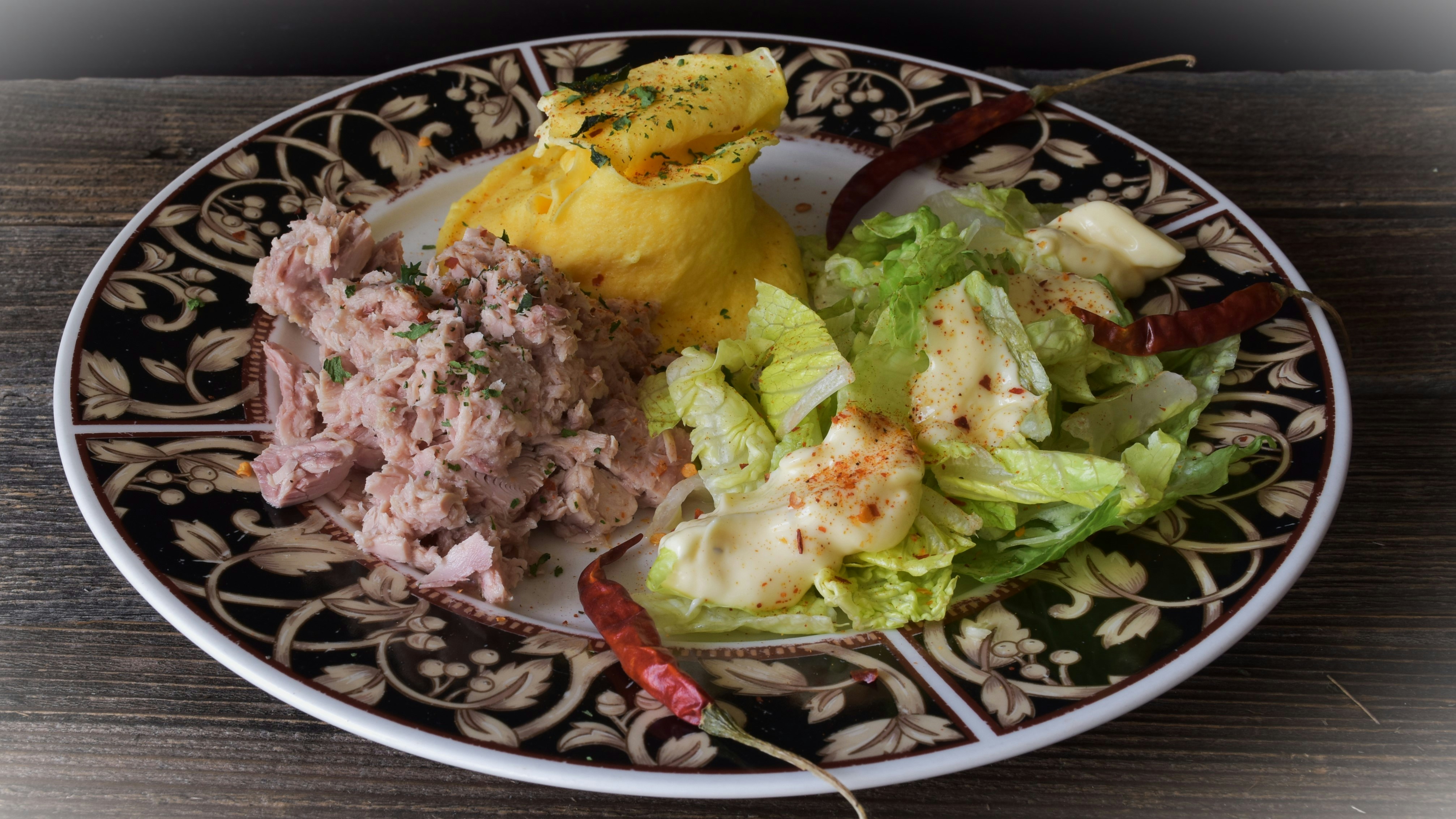 Ensalada Criolla Fresca con Vinagreta de Papelón
