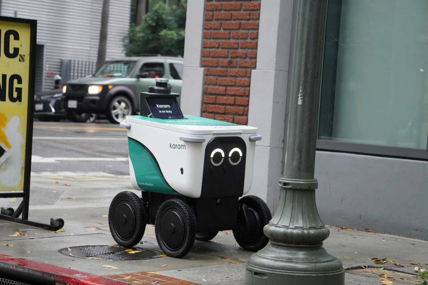 Serve Robotics devient le partenaire de livraison robotisée de Grubhub via Wonder — Ordinateurs