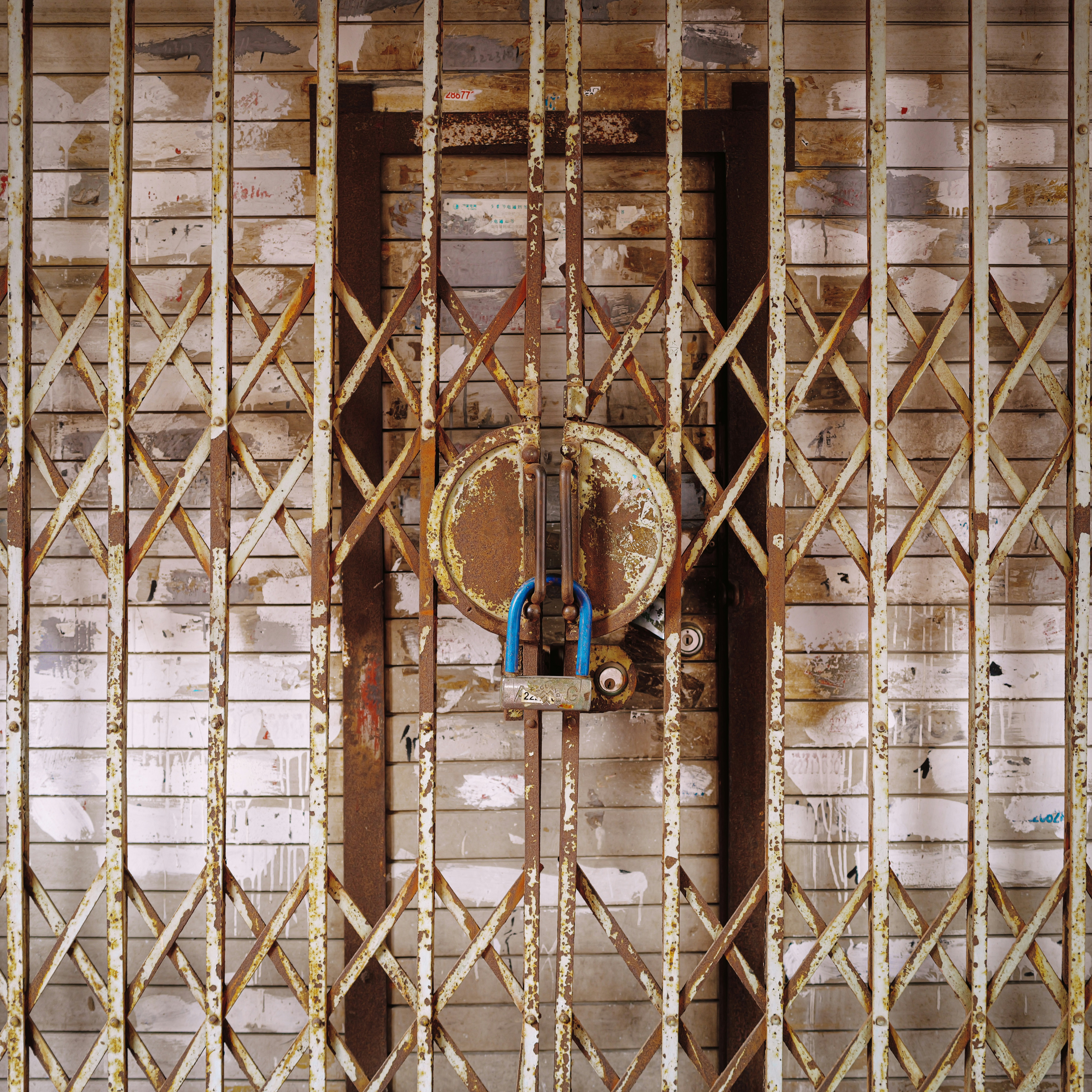 industrial entryway wallpaper, wallpaper, Industrial Entryway: Space Saving Ideas 4