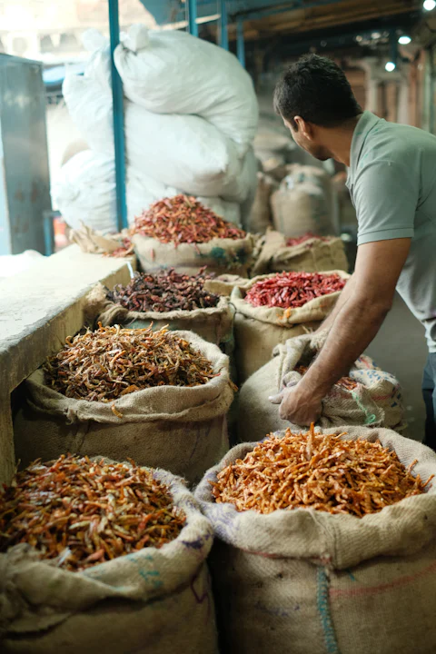 Guntur vs Byadgi: Choosing the Right Indian Red Chilli for Your Market