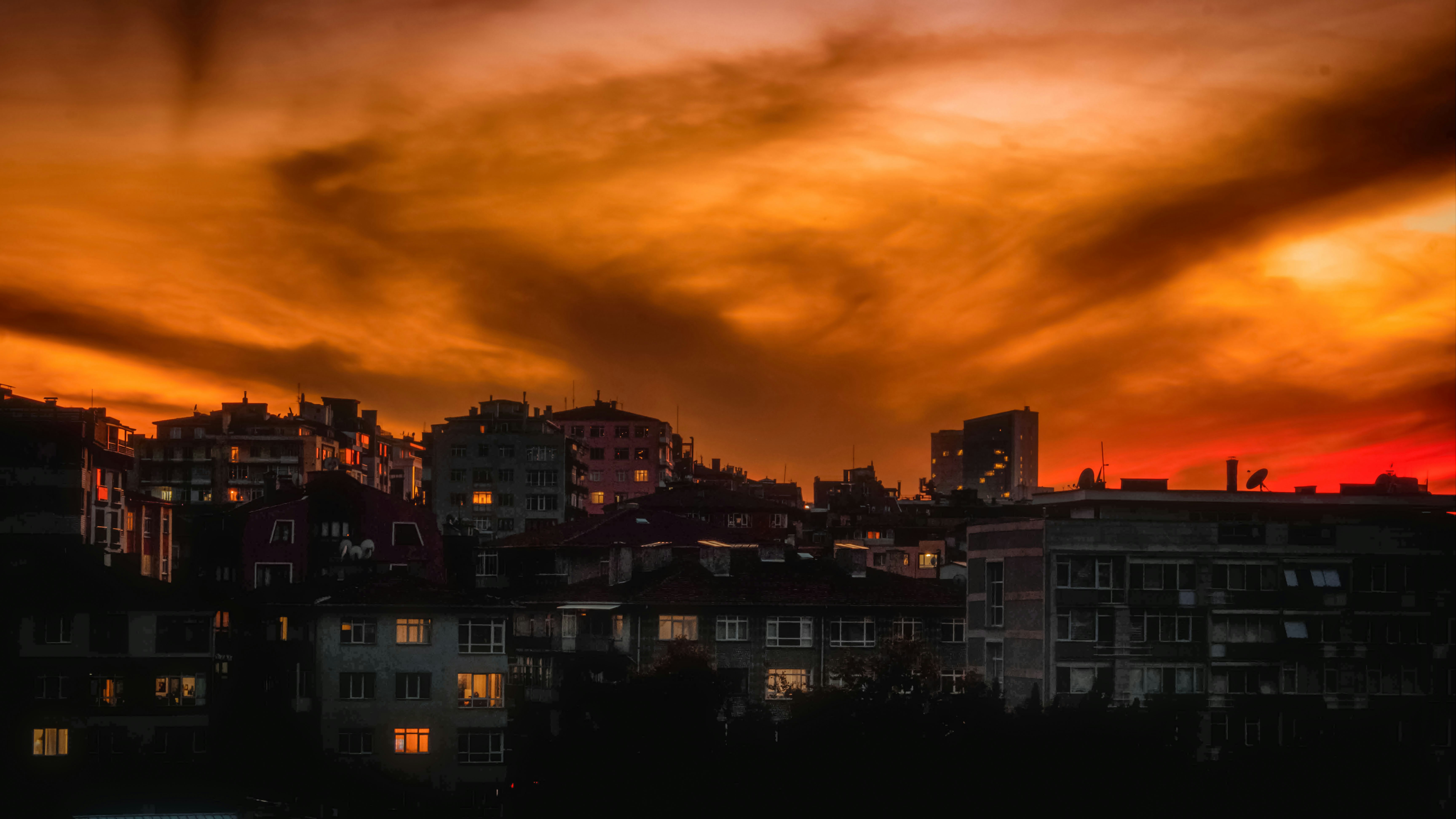 Photo by omerevren