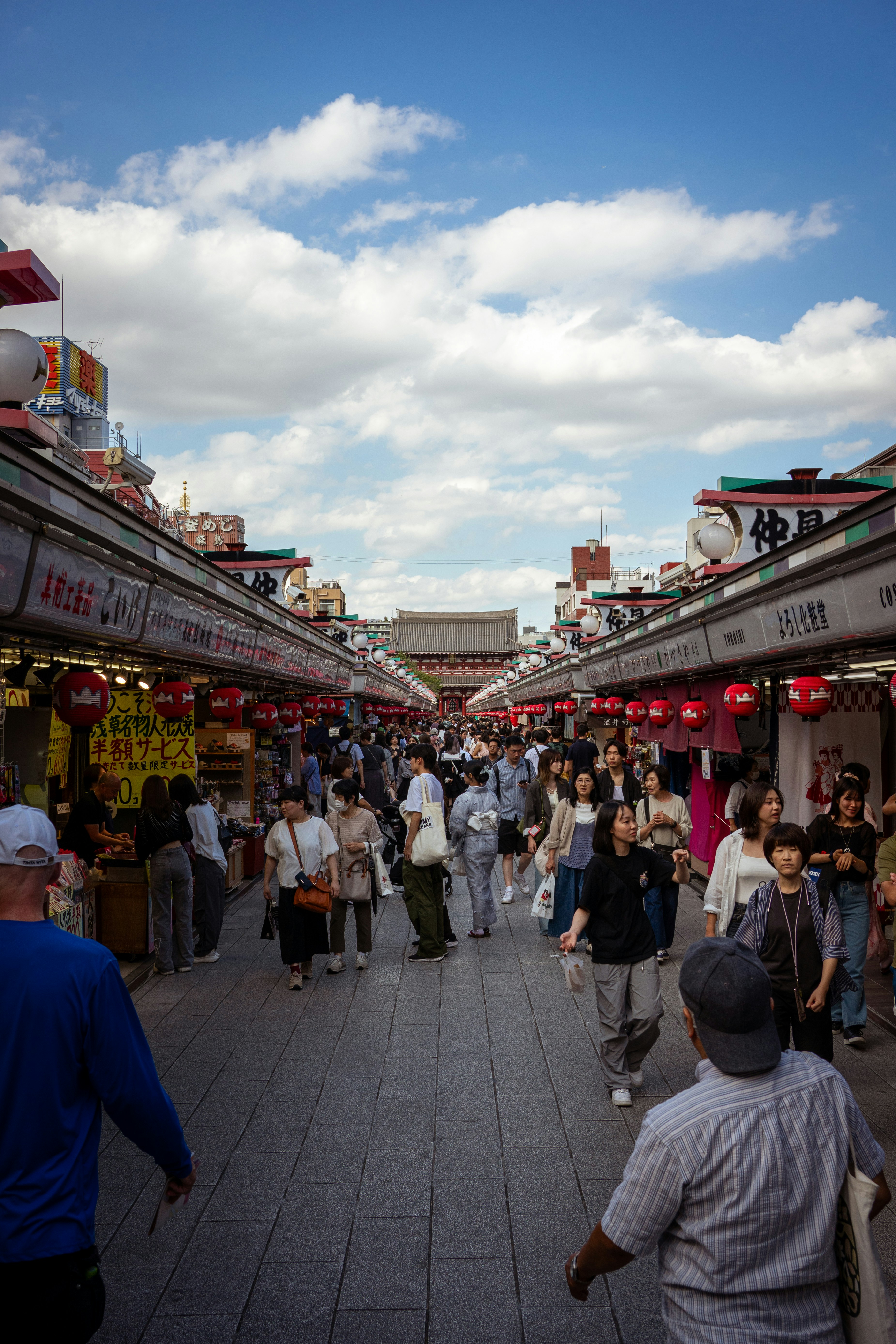 Tokyo & Kanto — Beyond the Obvious (What Locals Actually Give as Gifts)