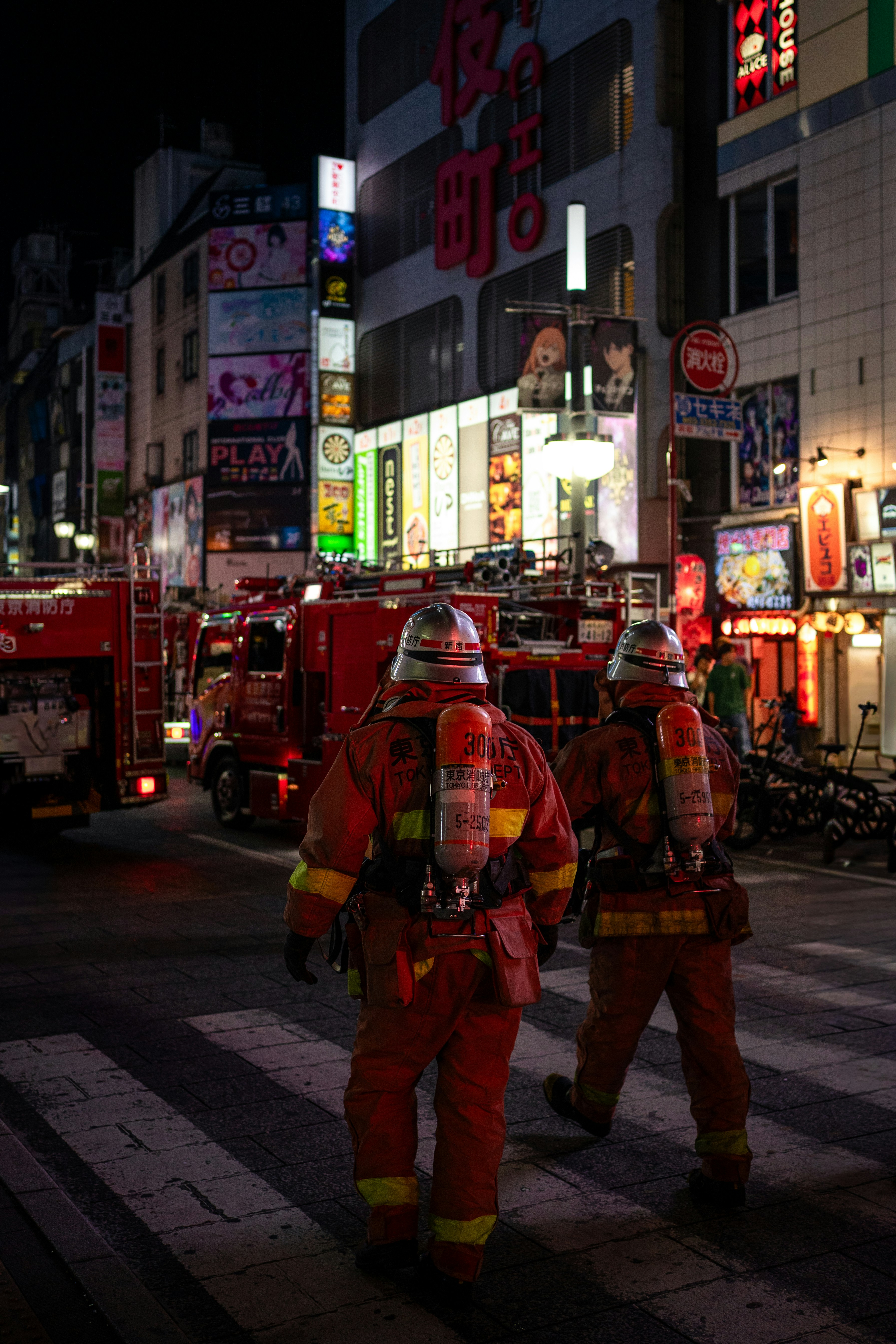 japanese truck neon lights, wallpaper, Dekotora: The Art of Japanese Lighted Trucks 2