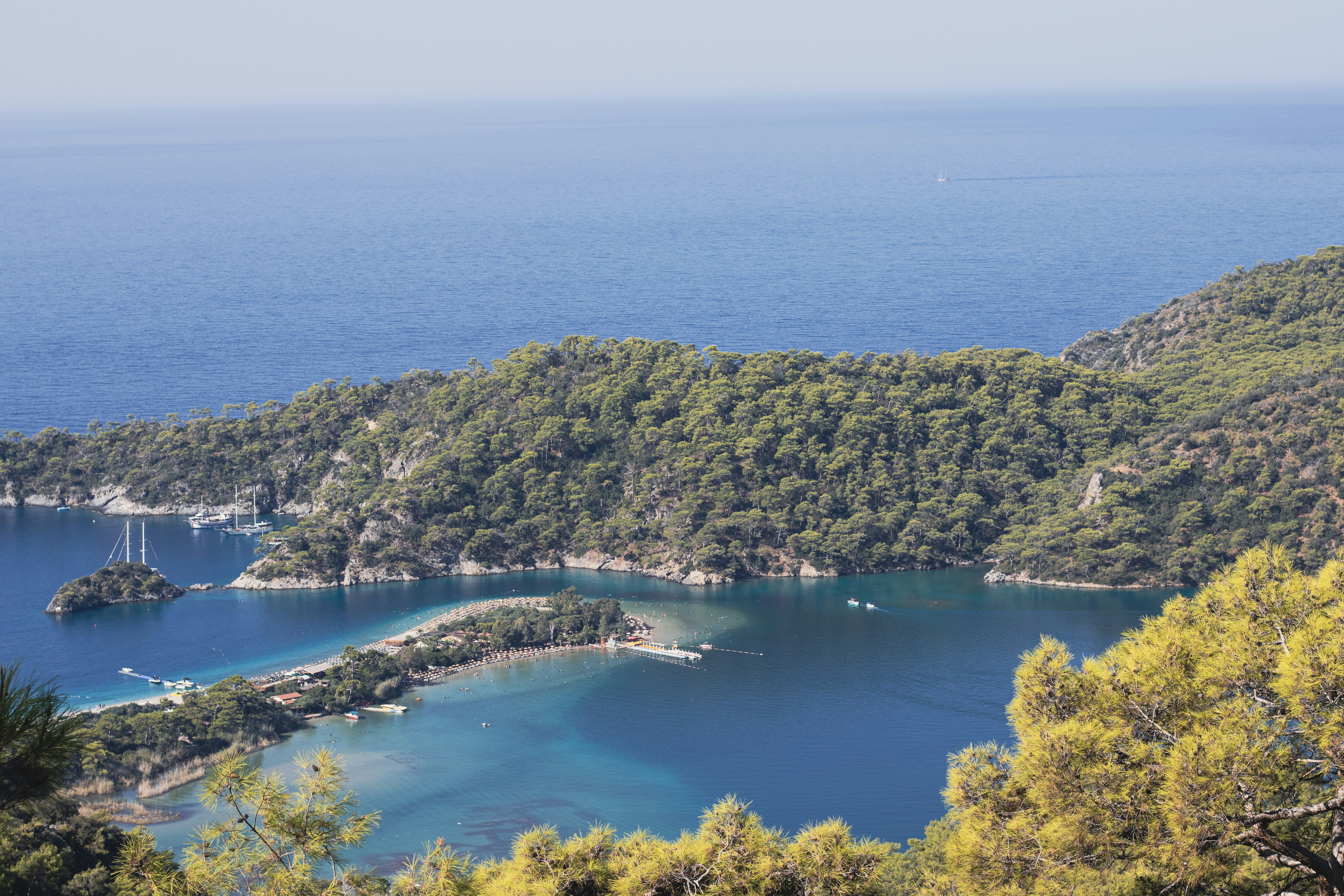 Photo by mustafayigitt