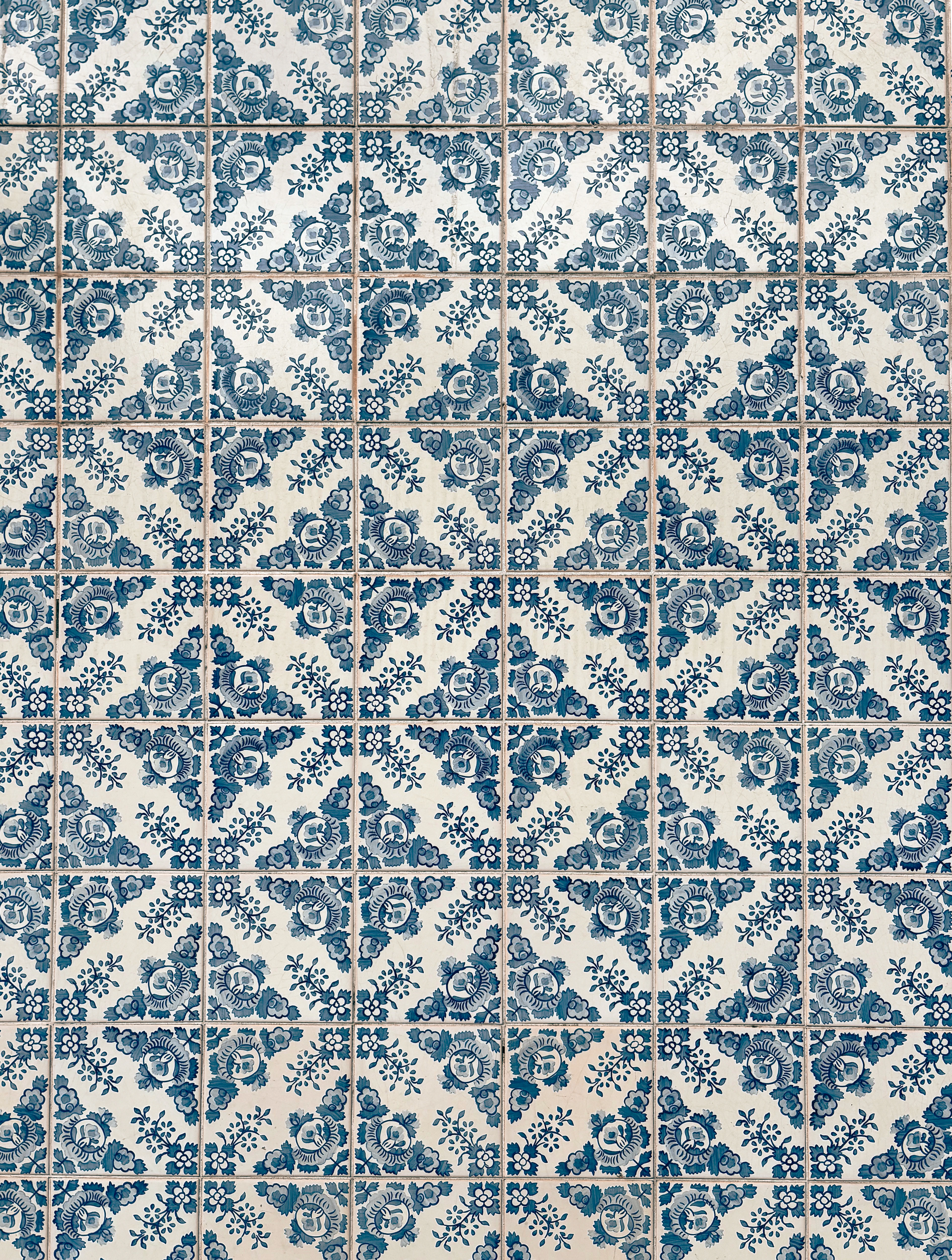 Ceramic wall tiles