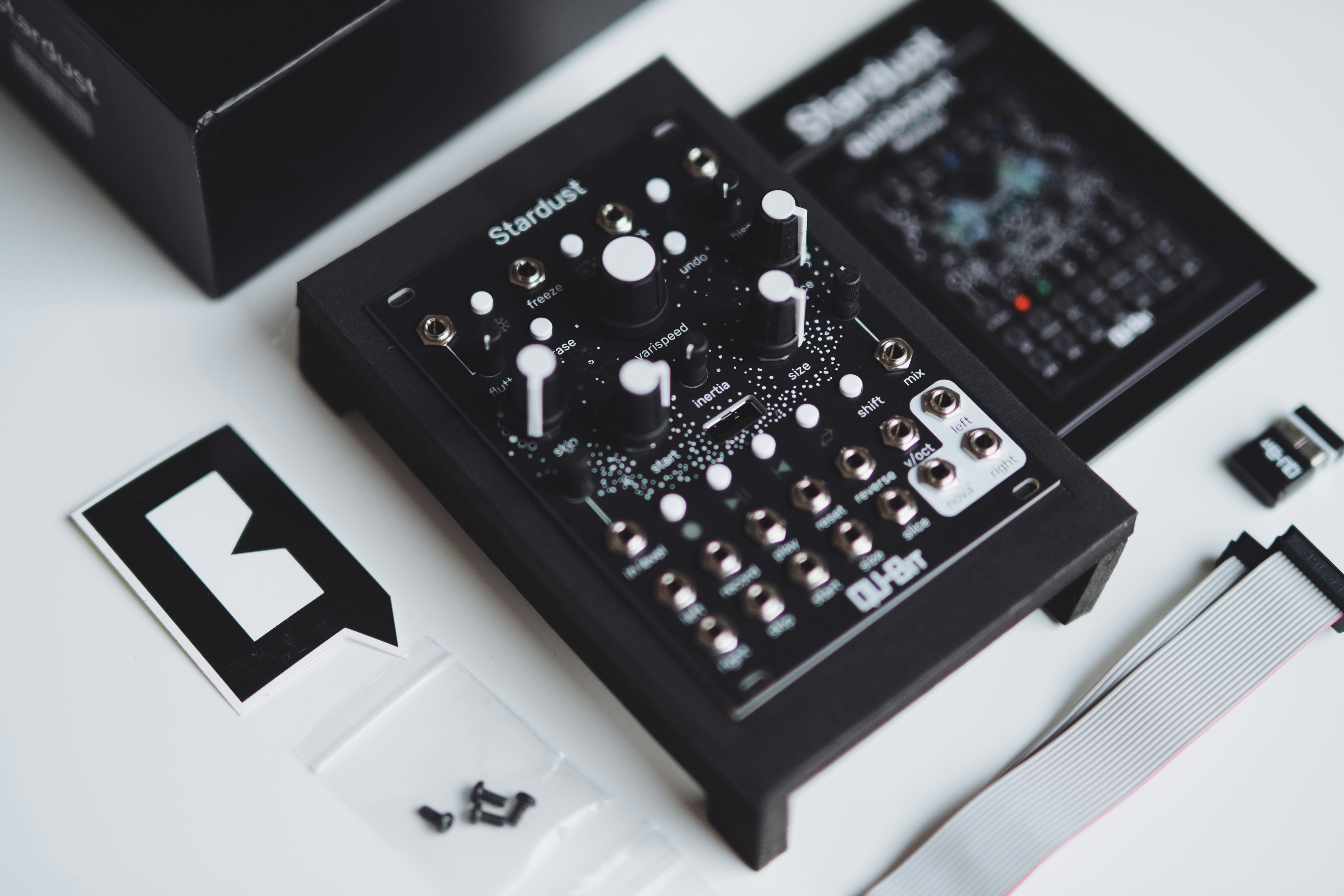 synthesizer music