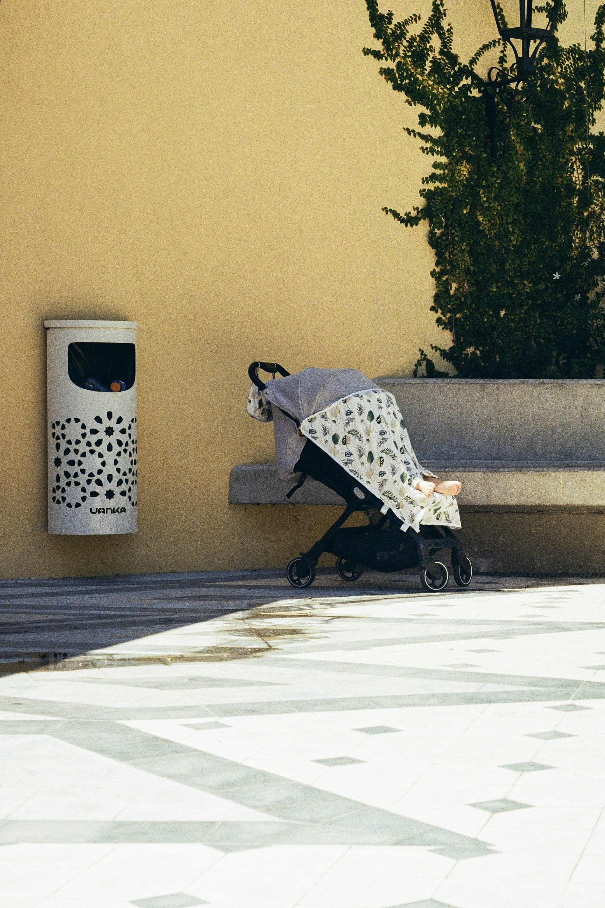 Solar air cooler in a sunny environment