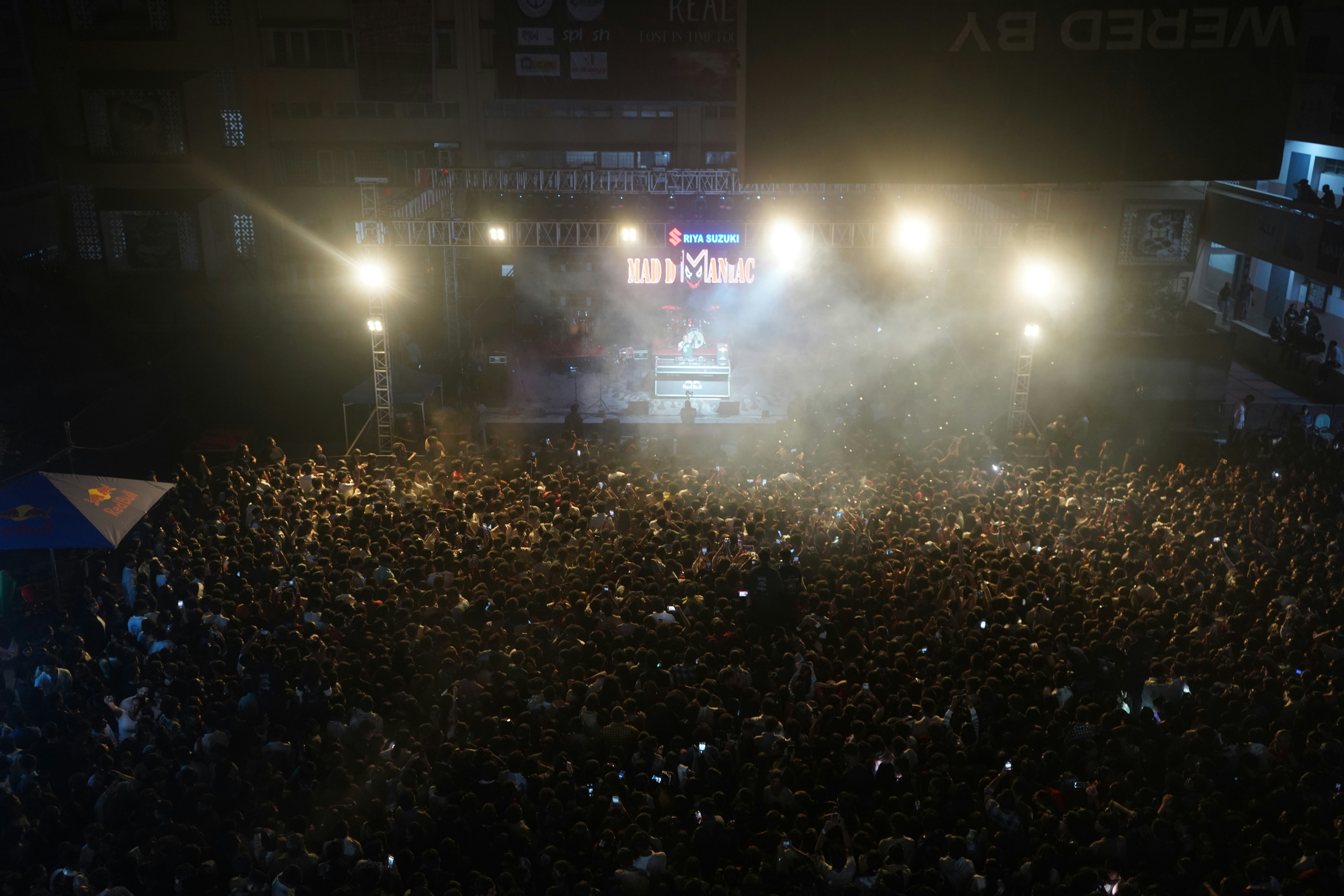 Image de Paris 2026 : immersion dans Madame Loyal XXL, la grande foire électronique qui a secoué Villepinte