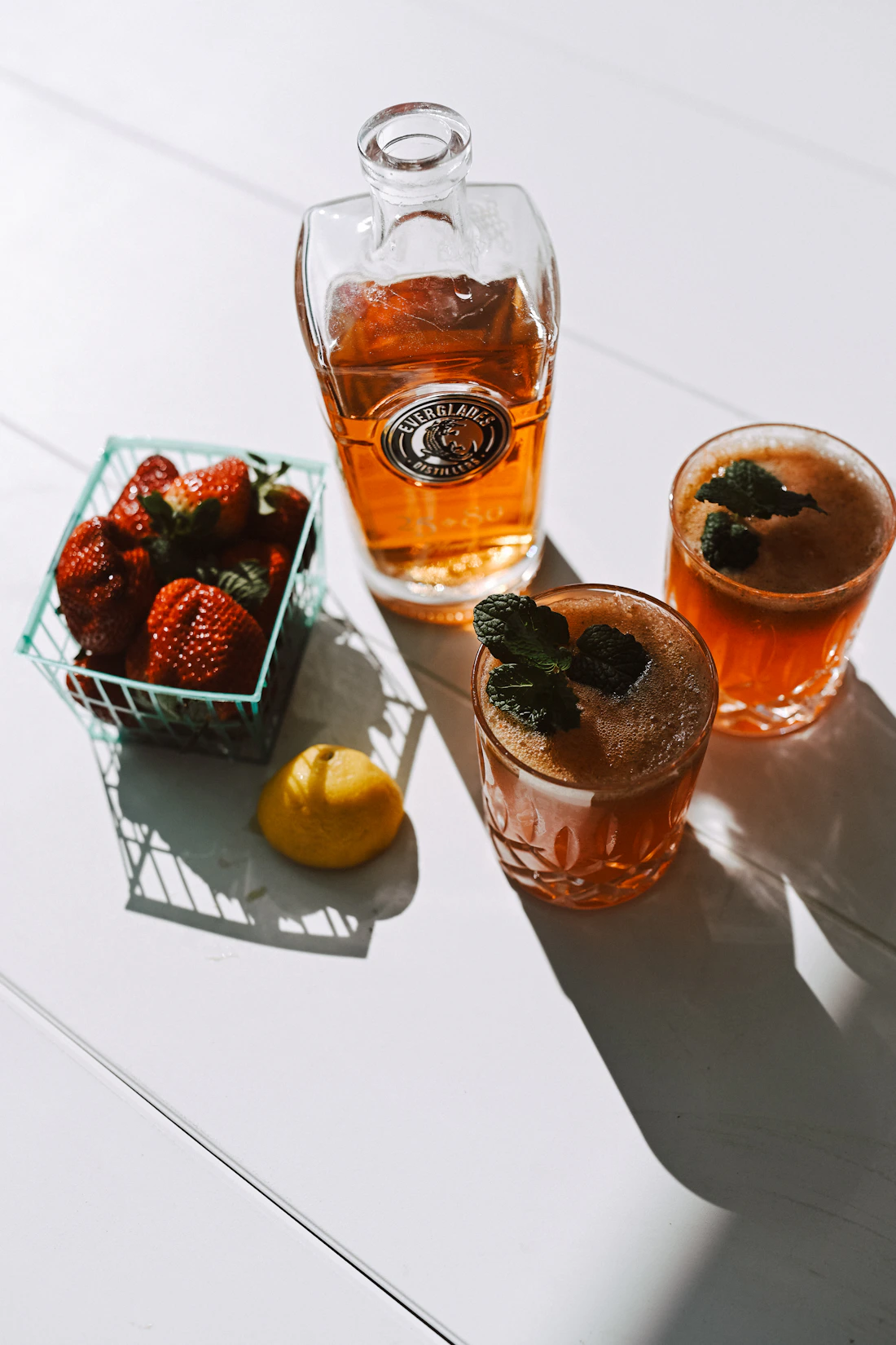 Glasses of iced tea with fruit and lemon, used as a temporary category image.