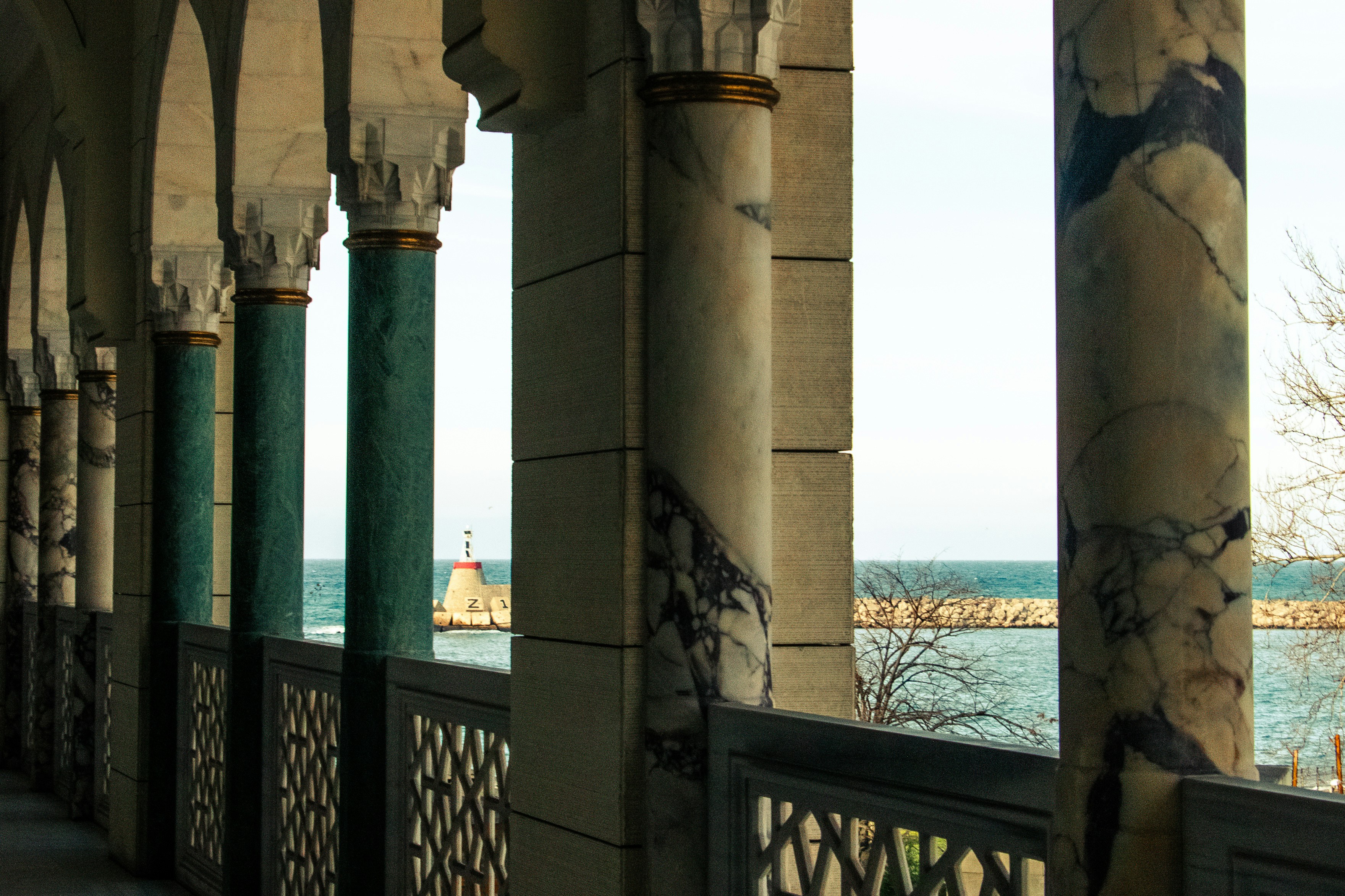 coastal balcony wallpaper, wallpaper, Coastal Balcony Design: Mistakes to Avoid 3