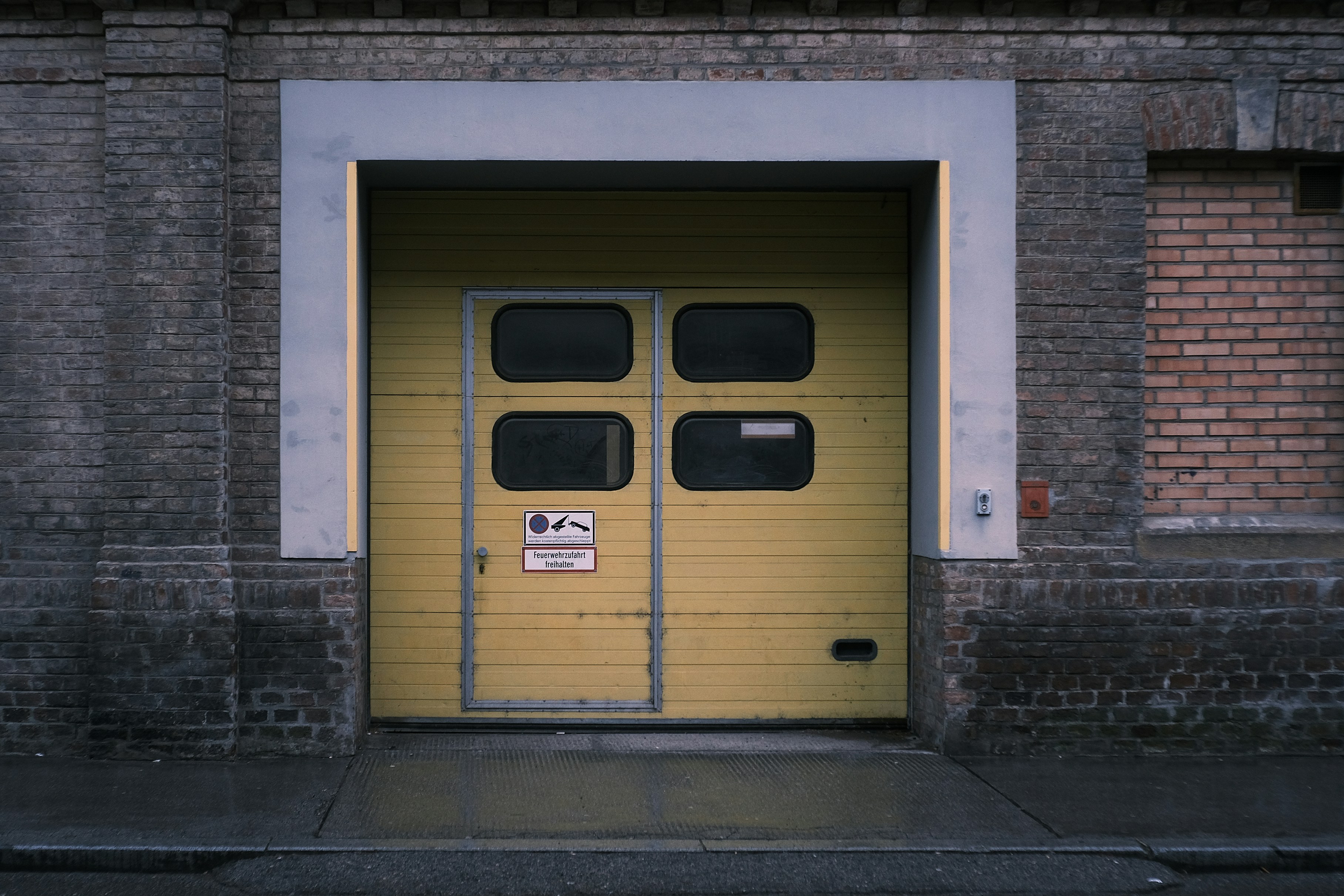 industrial entryway wallpaper, wallpaper, Industrial Entryway: Space Saving Ideas 3