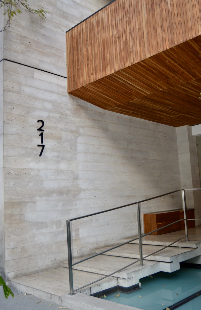 Entrada moderna residencial de alto valor — Condesa, CDMX