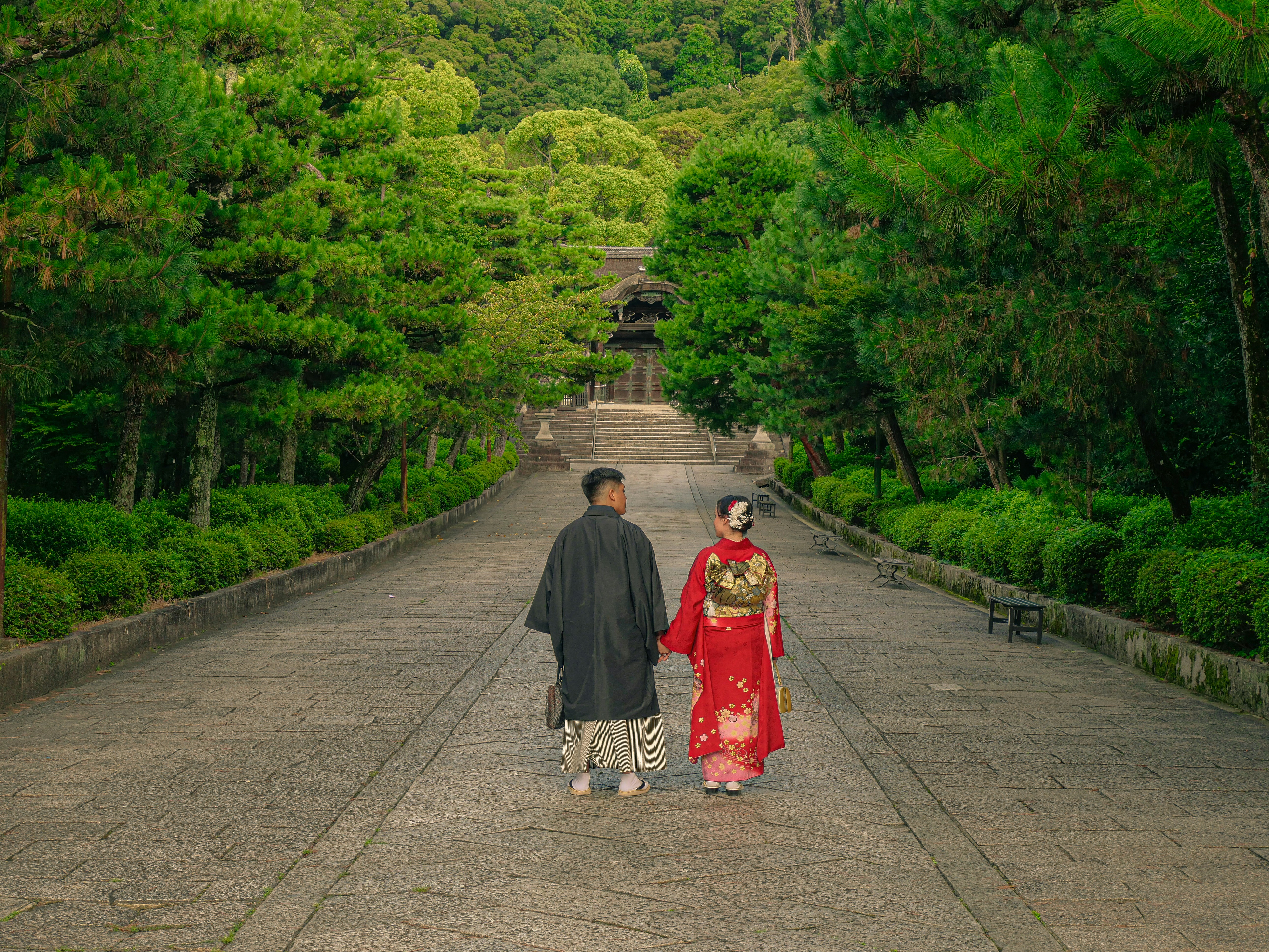 夫婦の馴れ初めと結婚生活の裏話