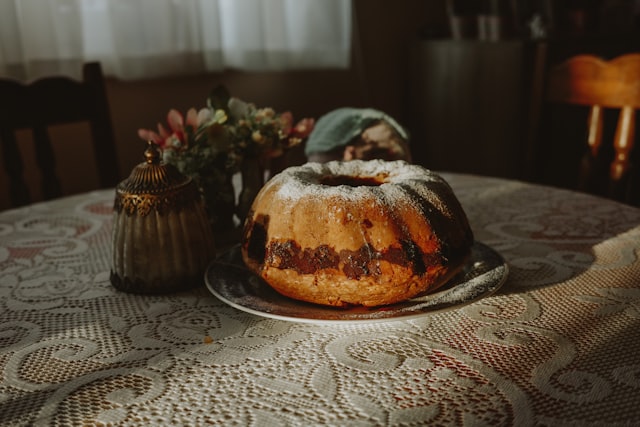 Cake with Potato Flour and Bitter Almonds