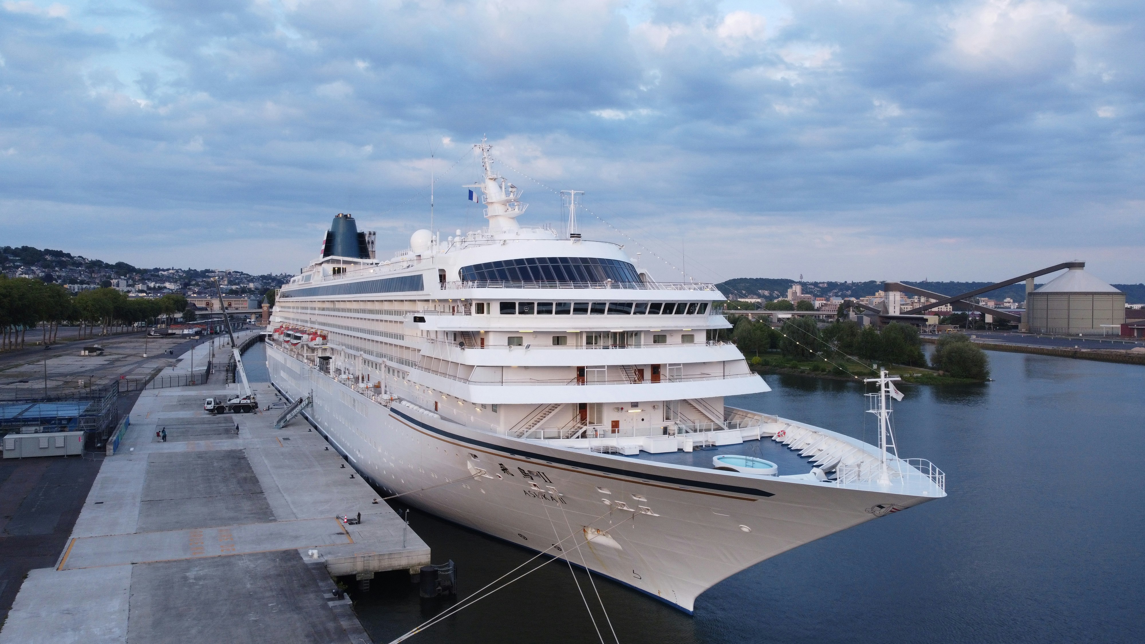 Photo by crime_in_hell