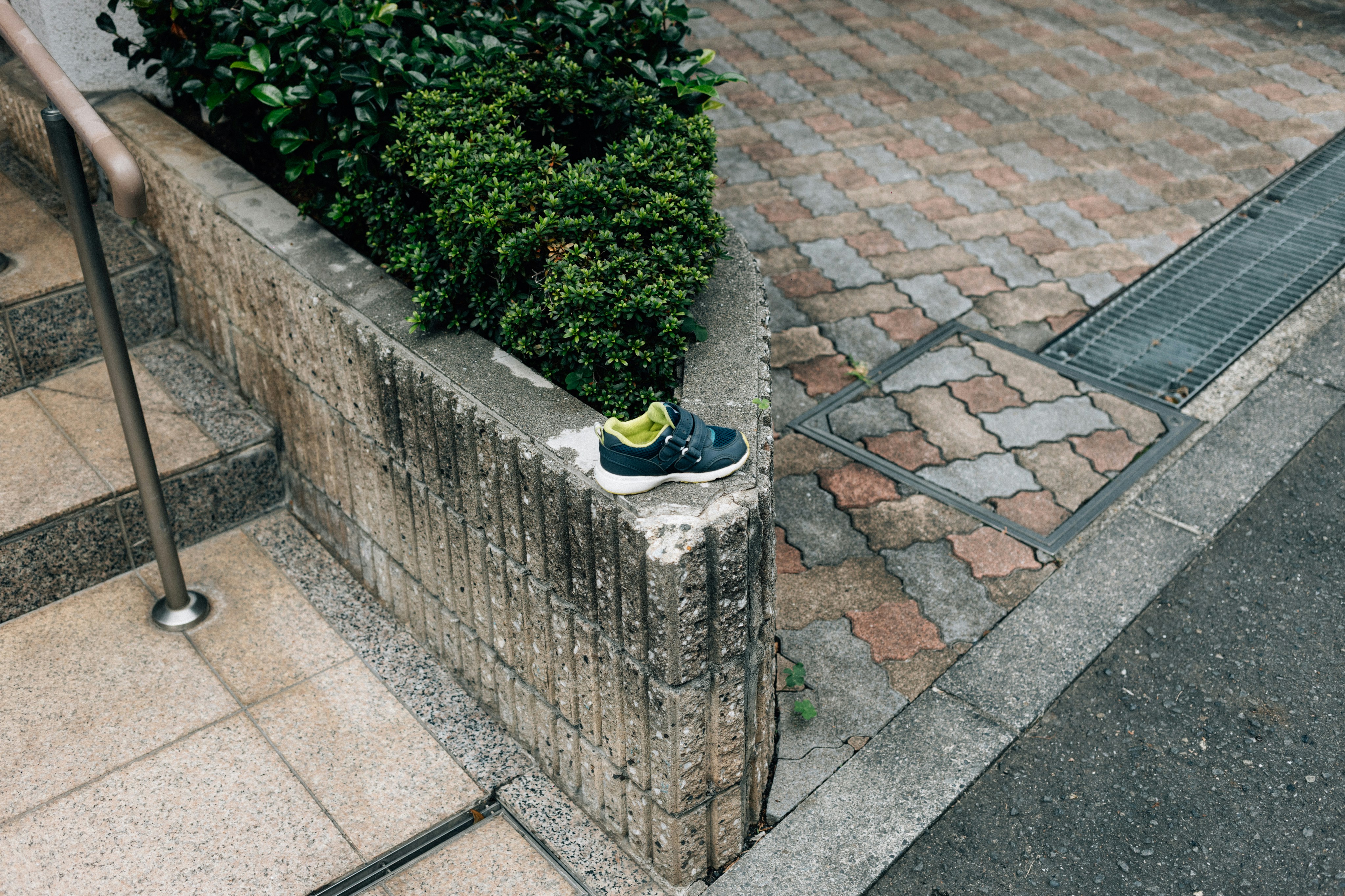 The Humiliating Lie of the Laced Shoe: Why I Switched to Straps and Never Looked Back