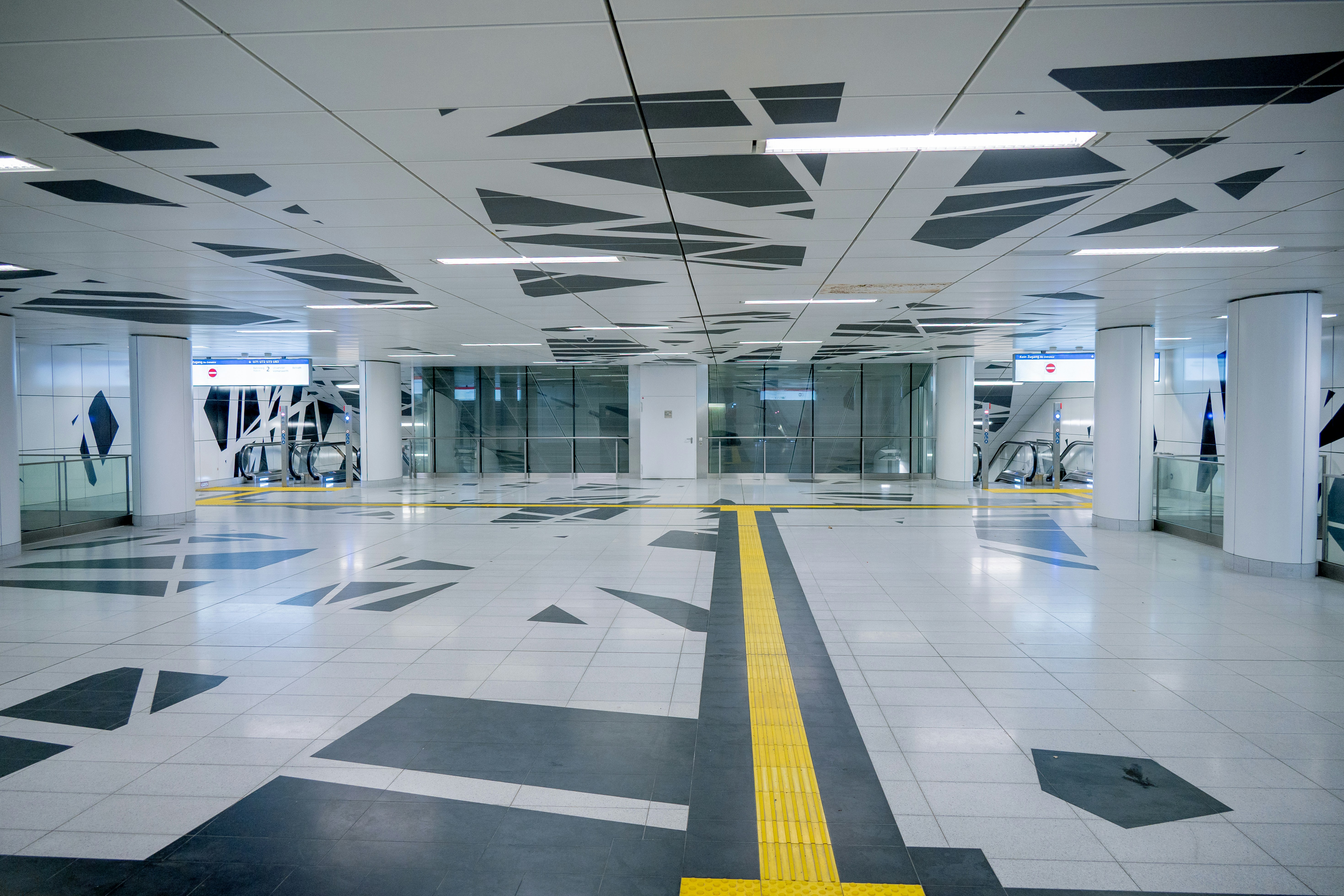 実用シーン：駅ホームで点字ブロックを読む方法
