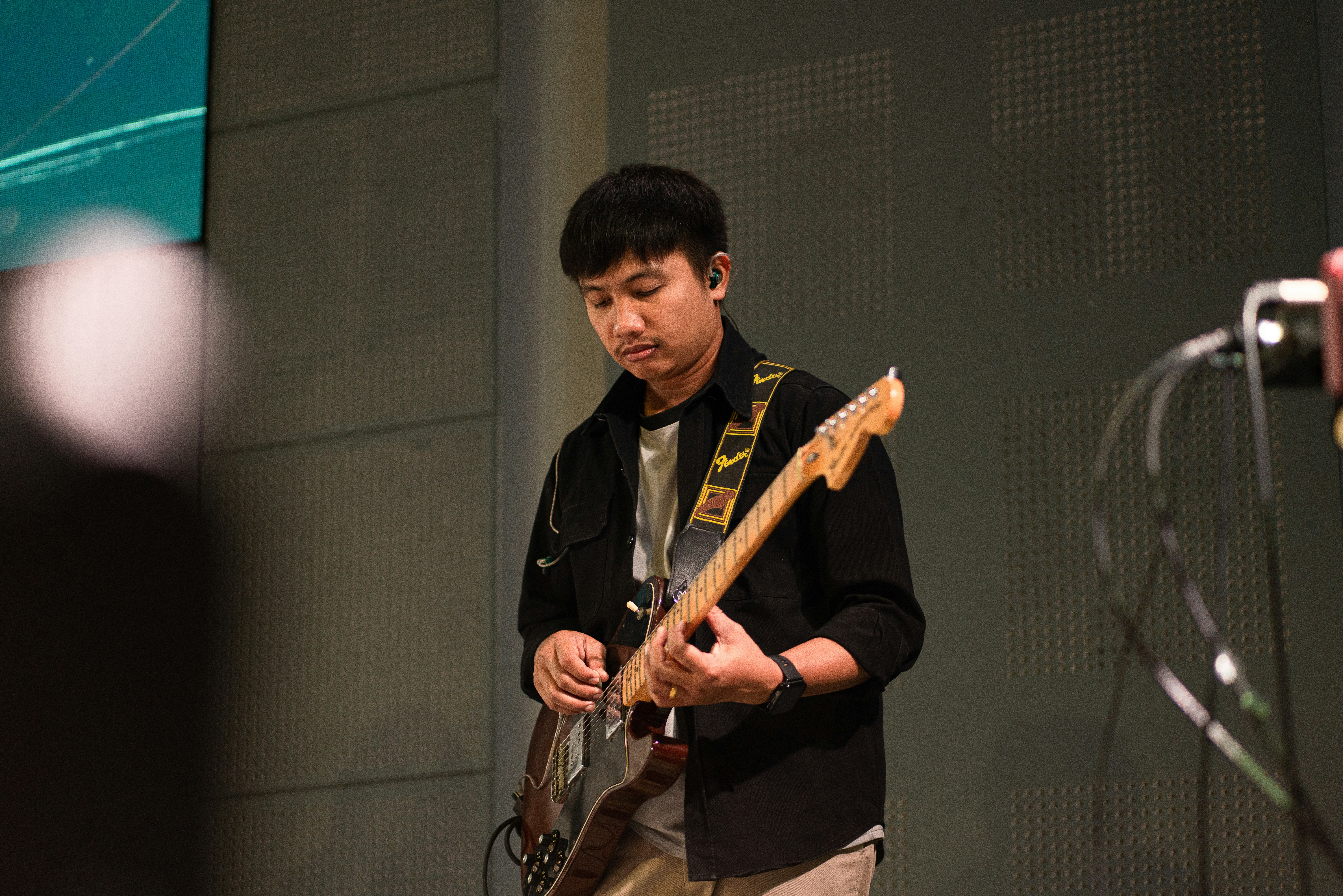 Grief, Laughter, and Technical Setup: Creating the Right Audio Environment for Solo Performances