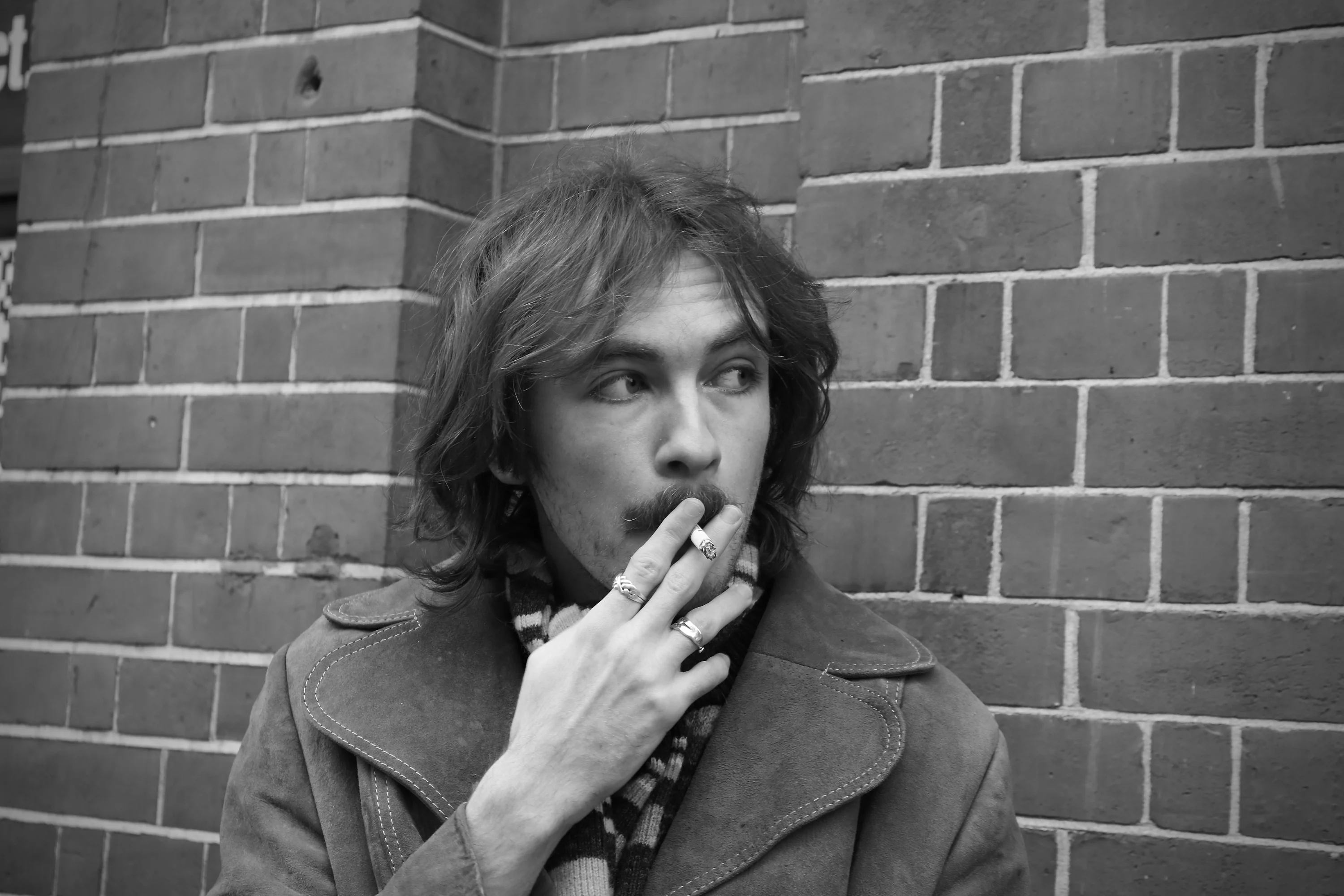 cigarette in brick wall The Cigar Optical Illusion Blowing Up the Web Find the cigar. : r/illusionporn