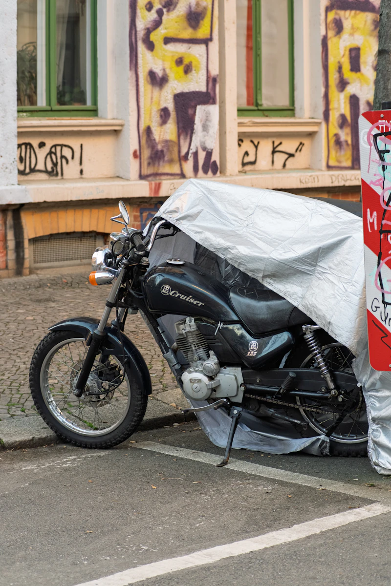 バイクカバーおすすめ4選｜防水・耐熱・盗難対策で選ぶ愛車の保管ギア