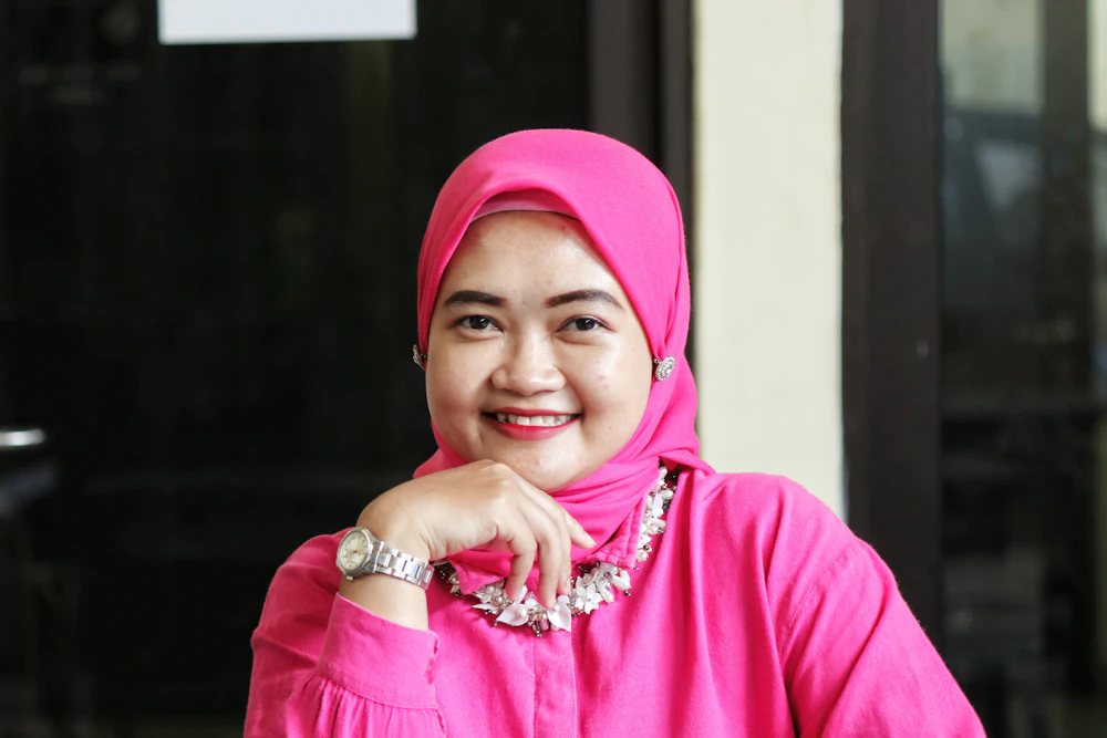 A DIB advisor smiling