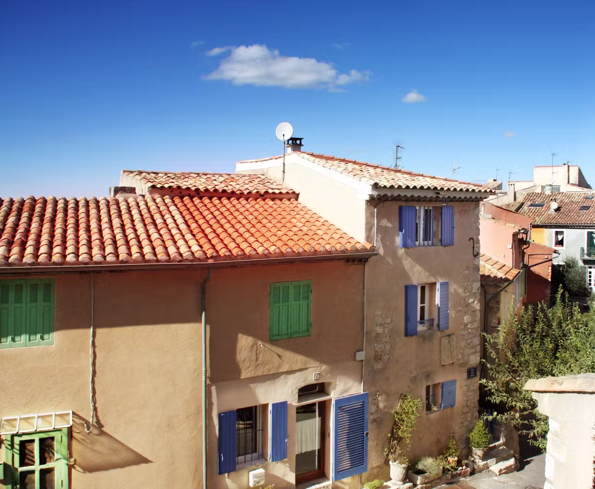 Atypique loft au pied des sites touristiques à Clans — Loft · Clans, Provence