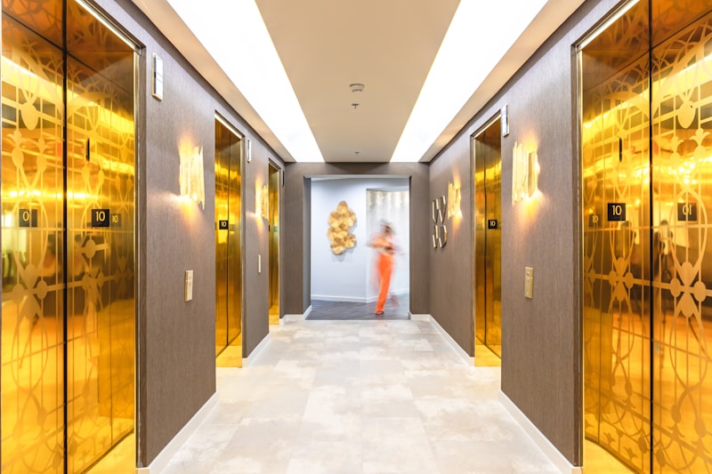 Ascenseur en copropriété : entretien obligatoire, modernisation et répartition des charges en 2026