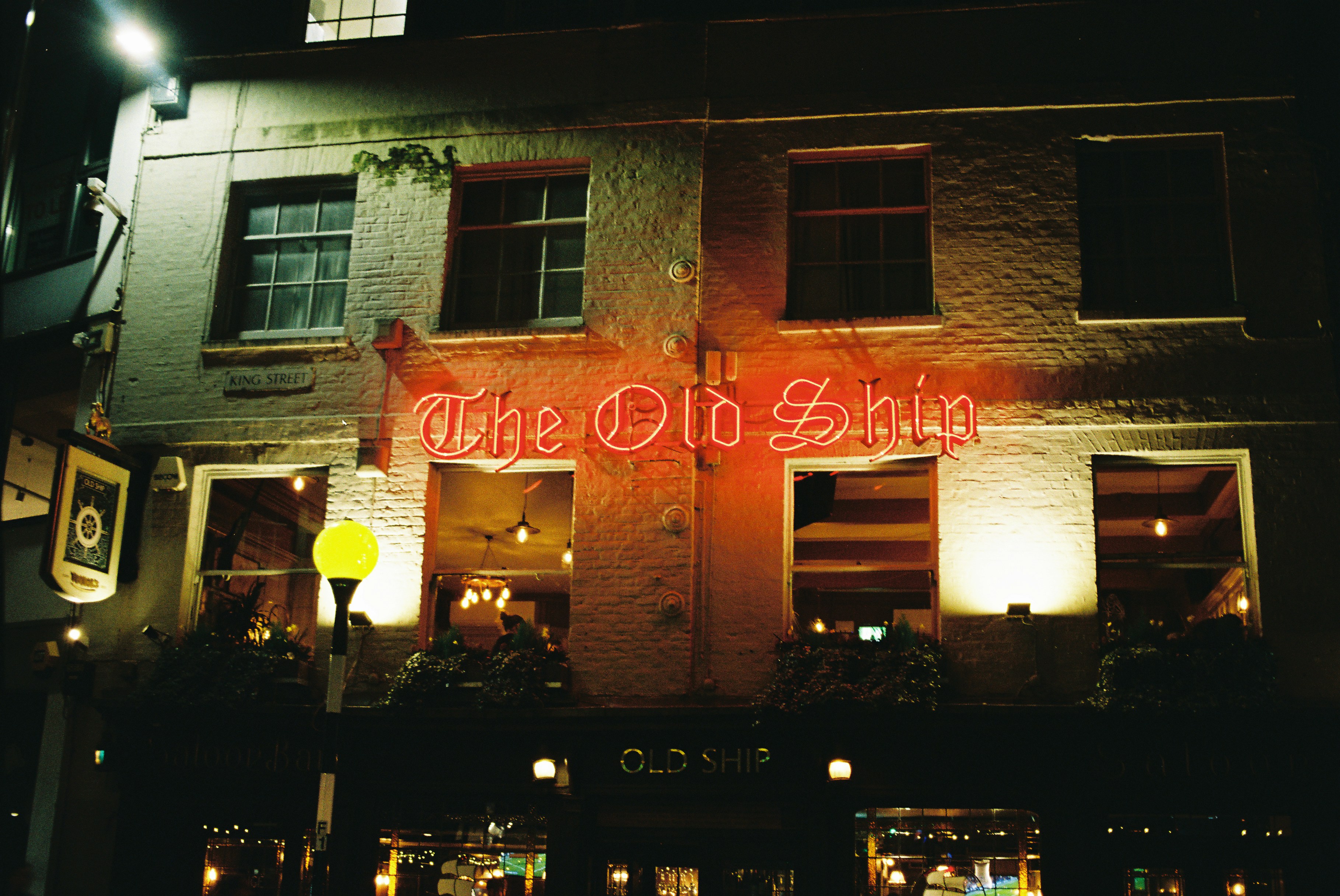 Ott's Bar and Grill