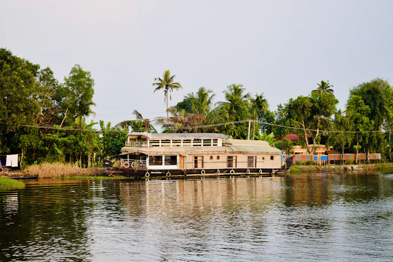 Alappuzha backwaters houseboat
