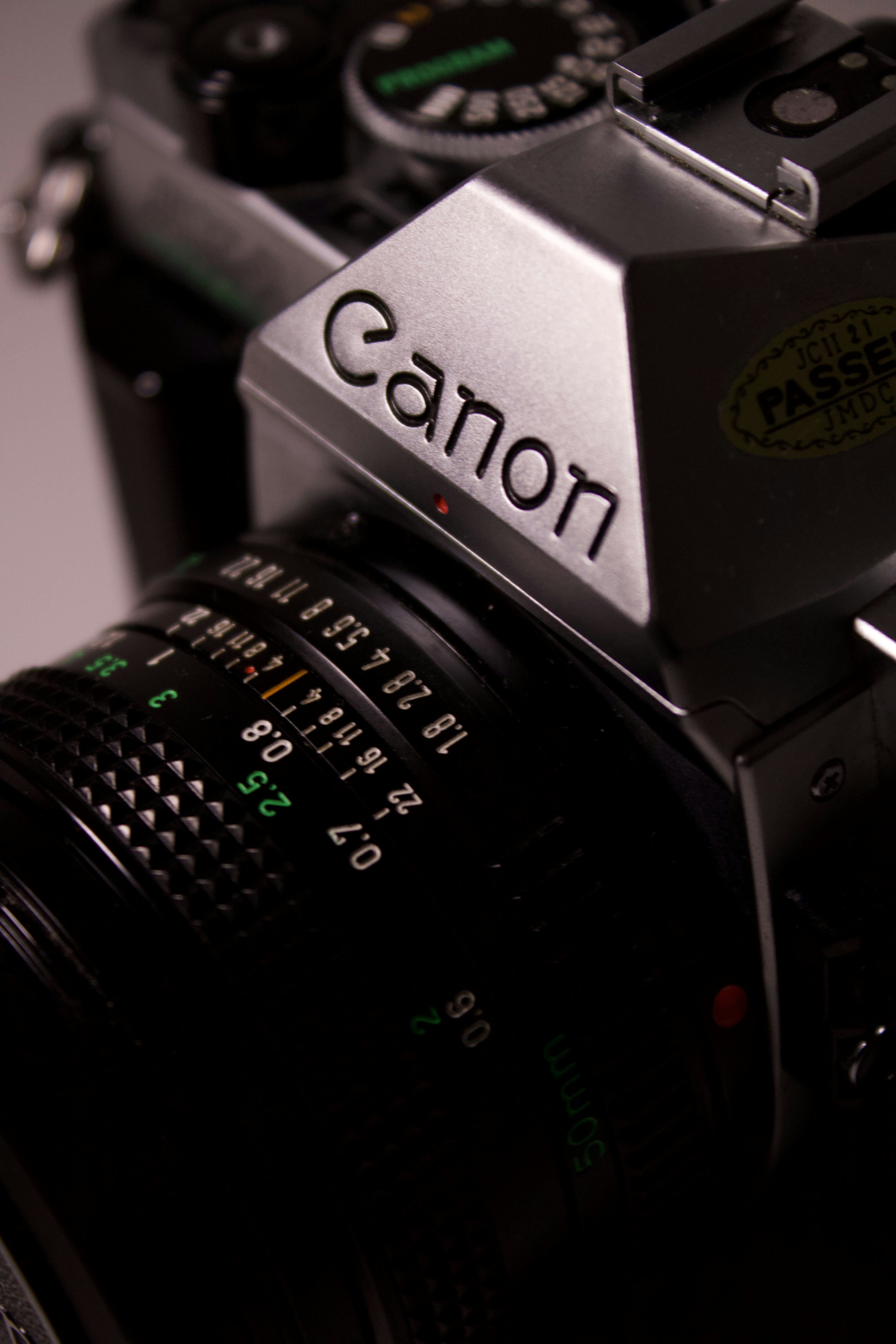 Nahaufnahme eines Vintage-Canon-Kameraobjektivs