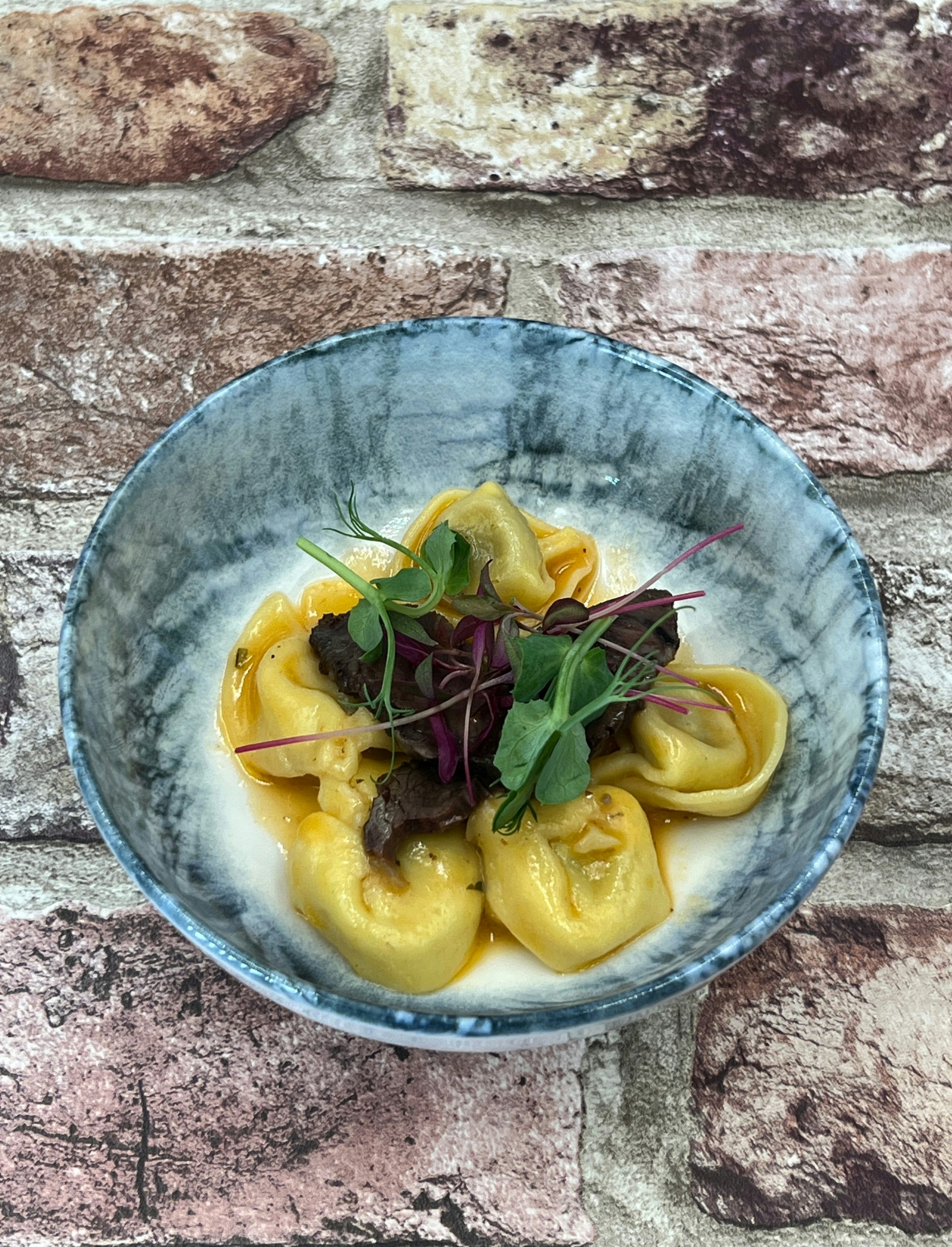 Tortellini panna me fileto pule