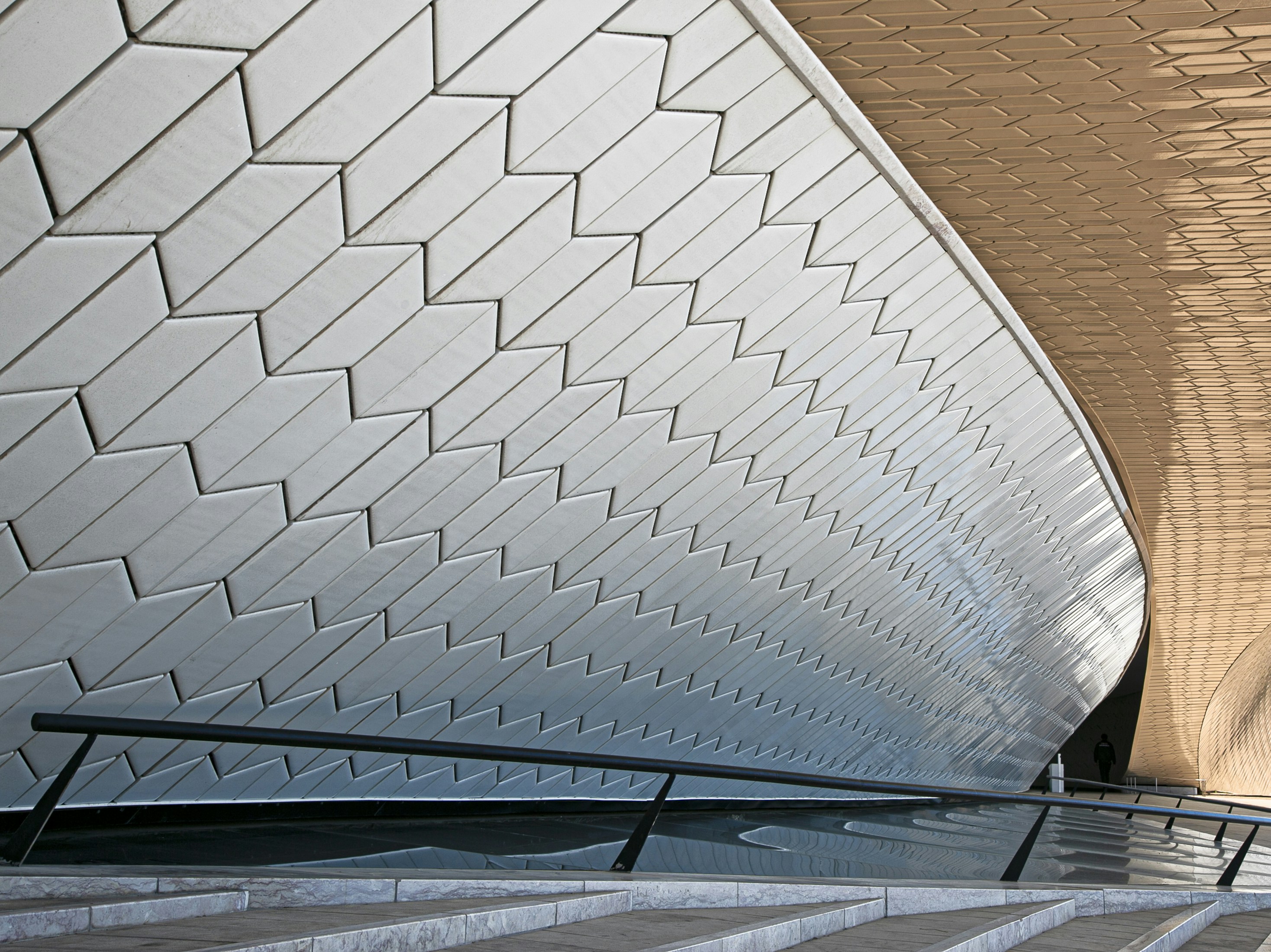 Moderne architektonische Details mit geometrischen Mustern