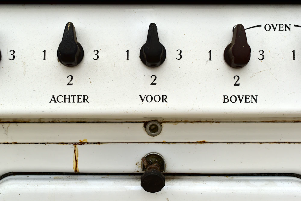 Range hood and stove cooktop