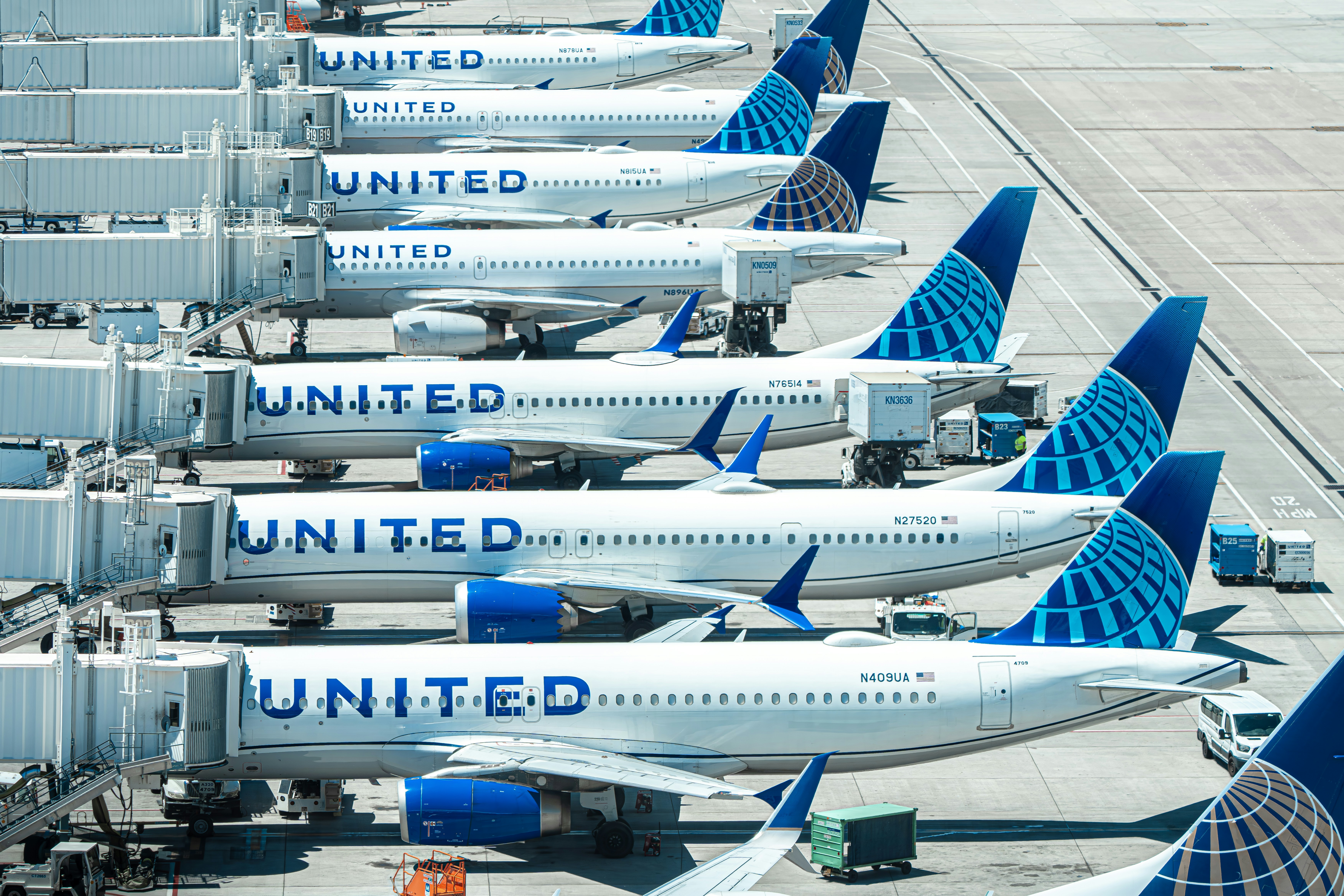 United airlines planes at airport gates